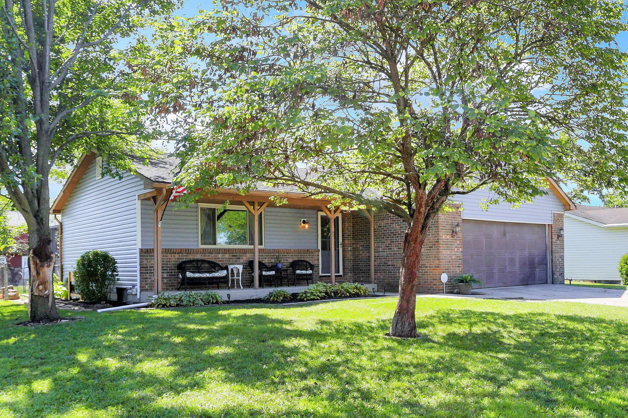 6427 Firethorn Avenue Property Photo 3