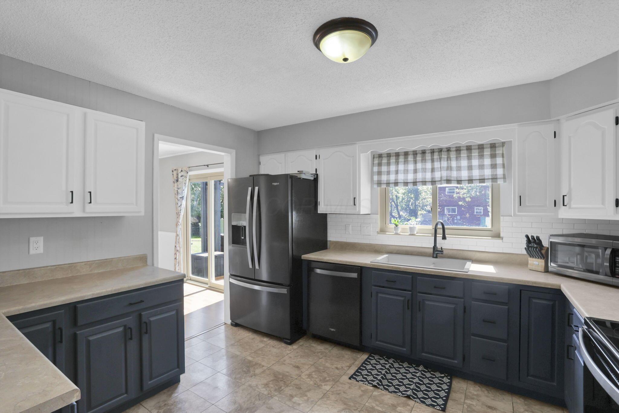 6427 Firethorn Avenue Property Photo 21