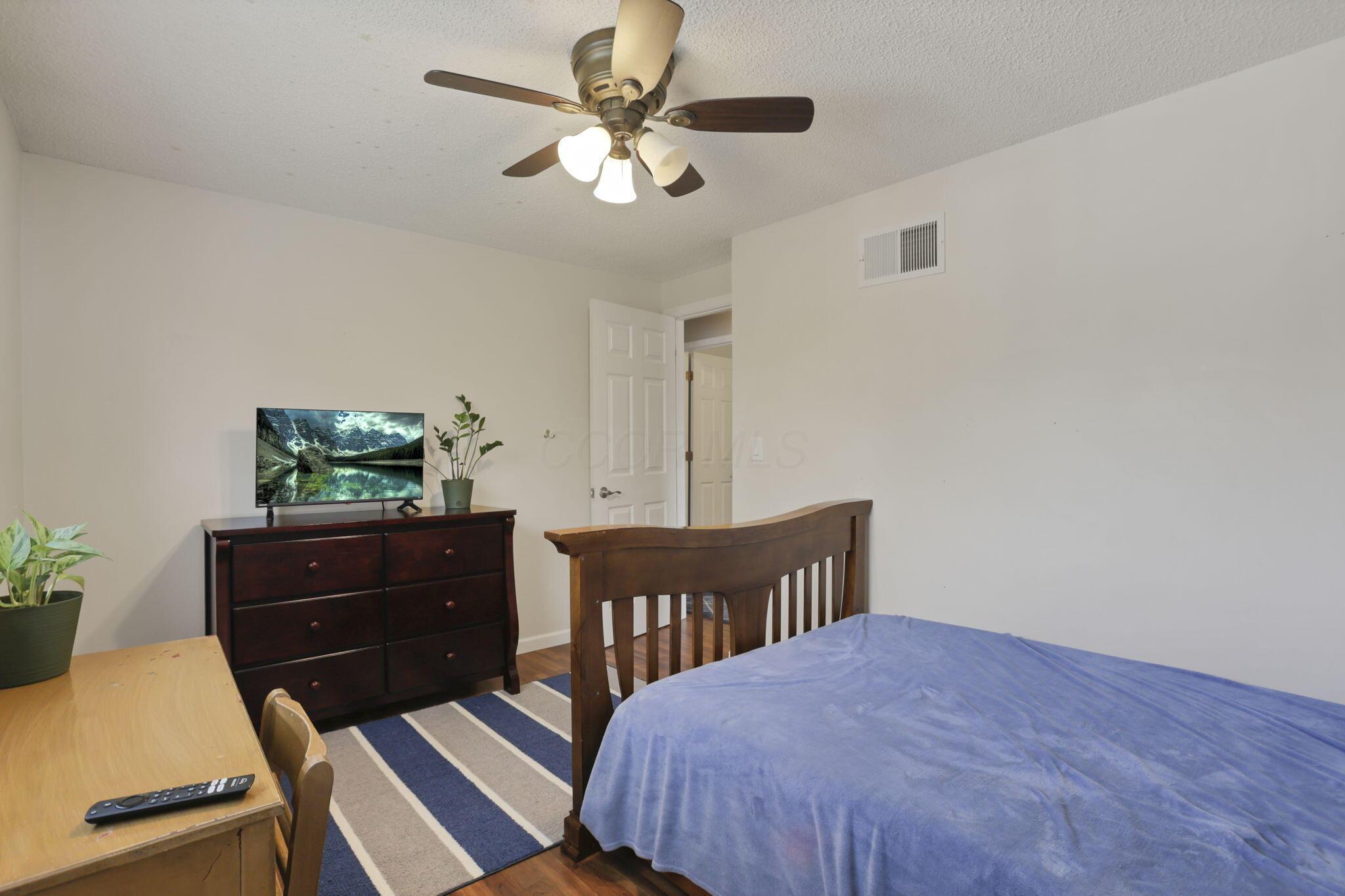 6427 Firethorn Avenue Property Photo 28