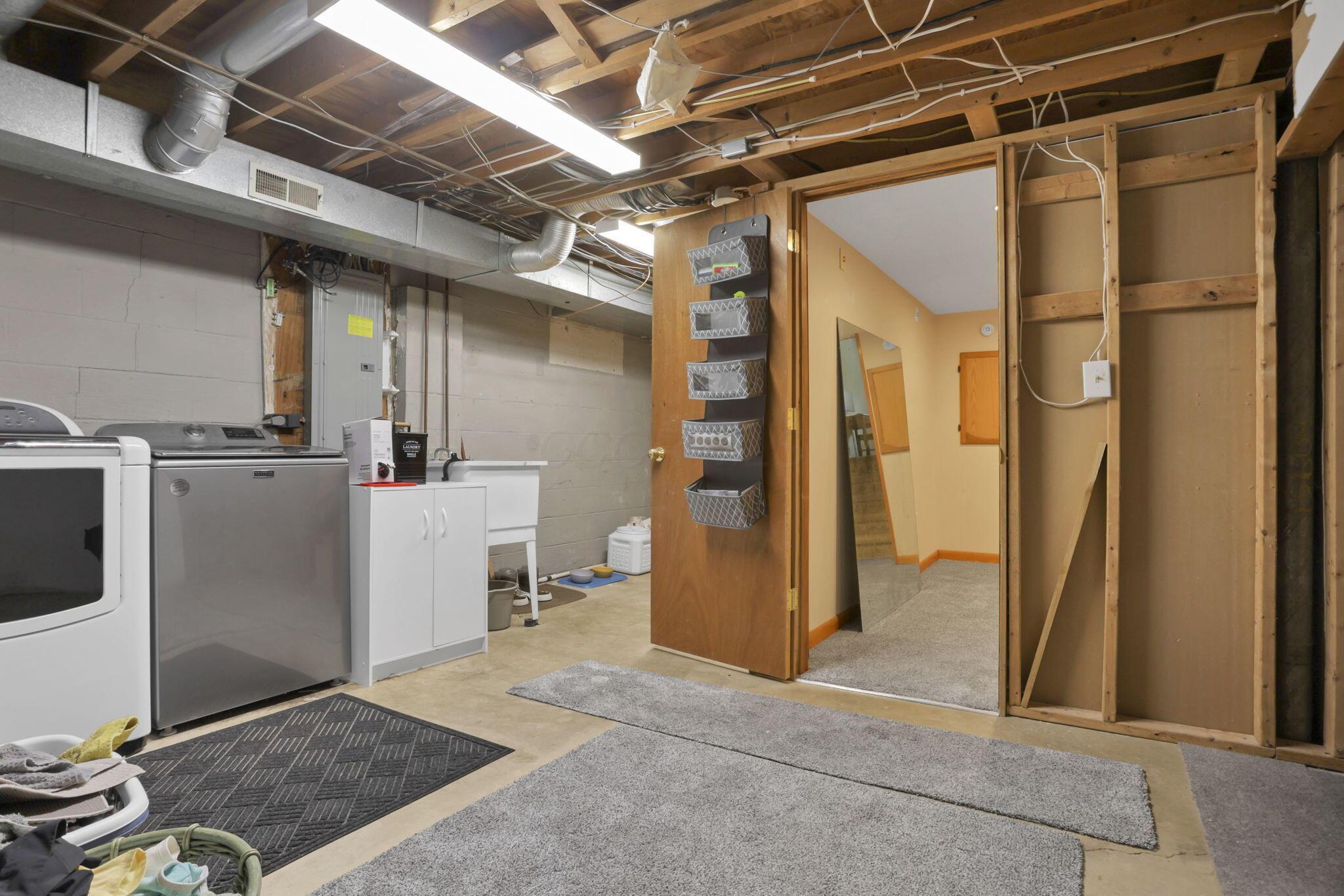 6427 Firethorn Avenue Property Photo 43