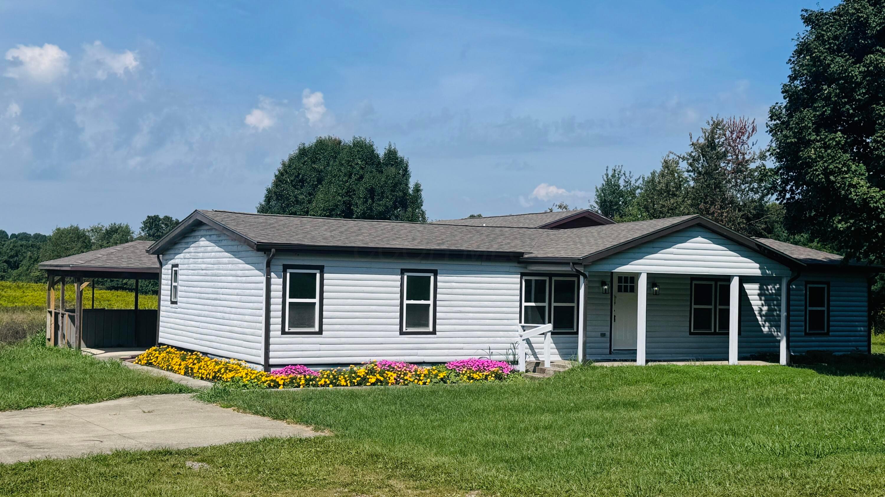 12183 Young Road Property Photo 2