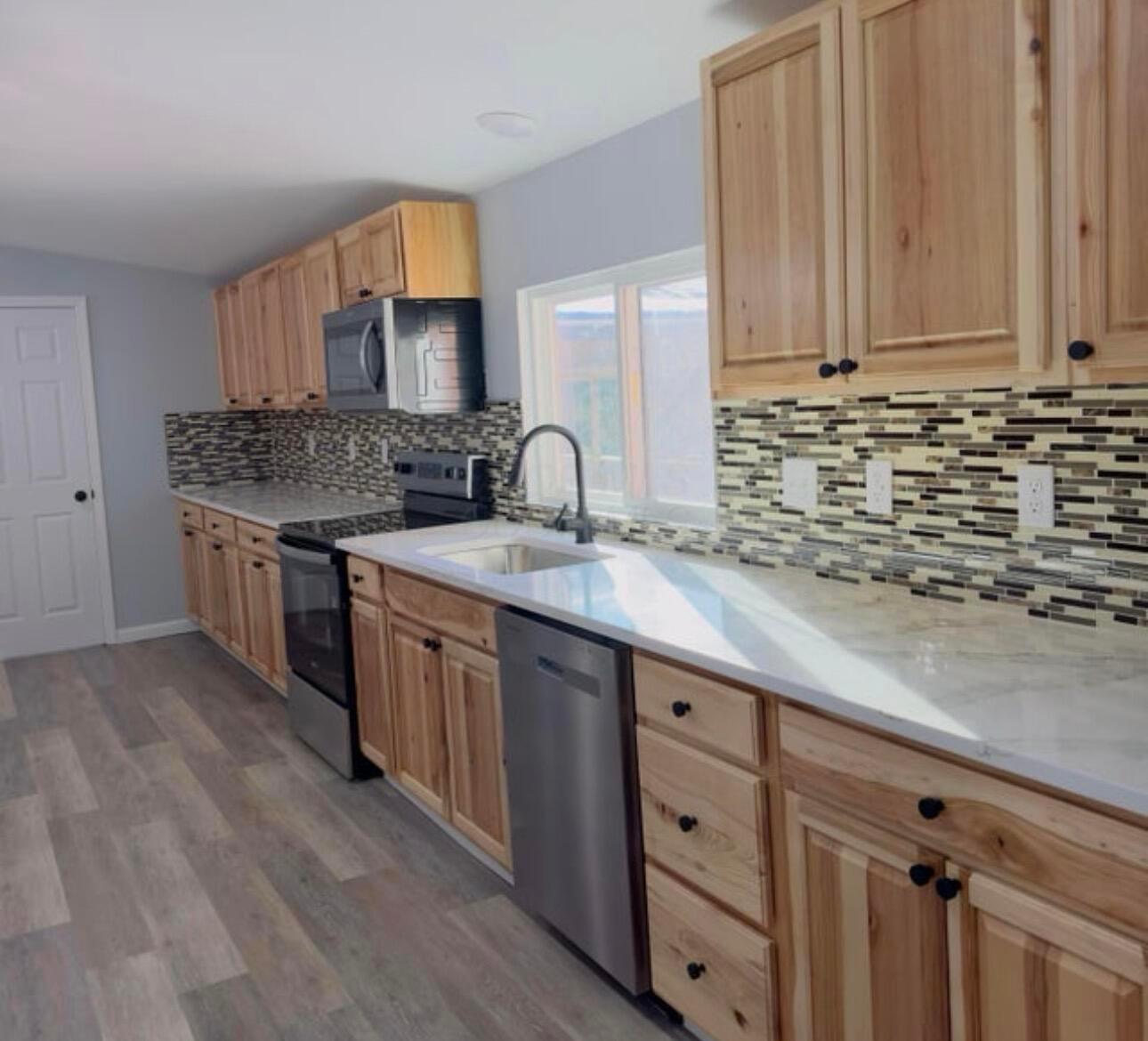 12183 Young Road Property Photo 6