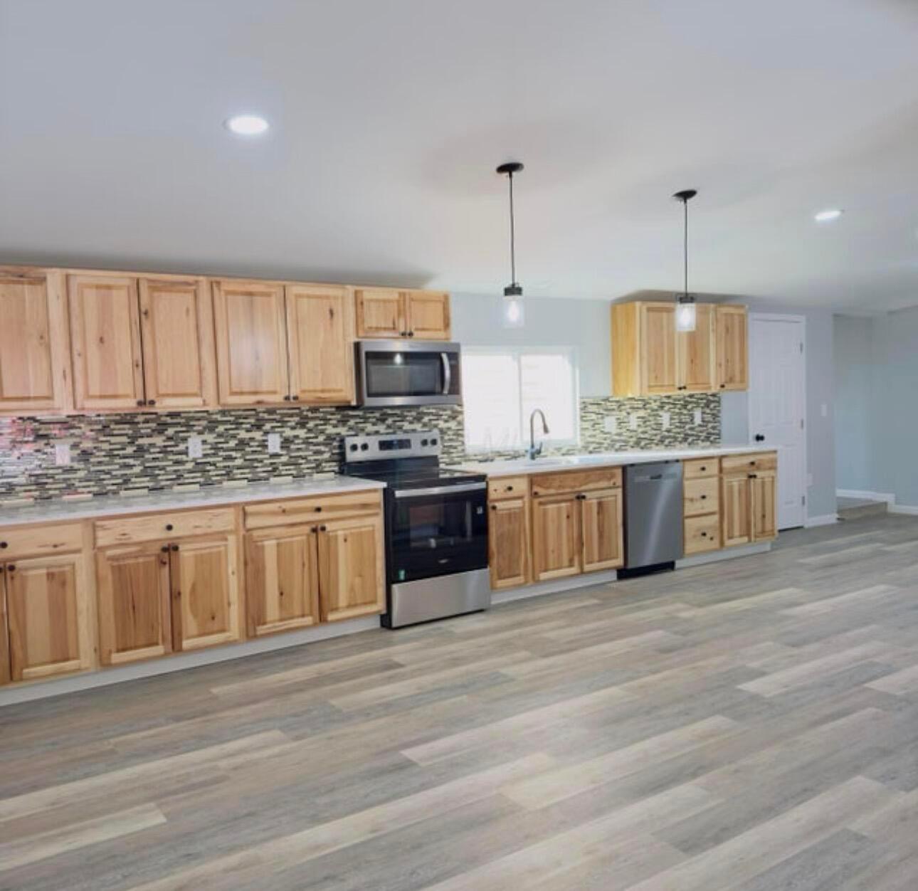 12183 Young Road Property Photo 7