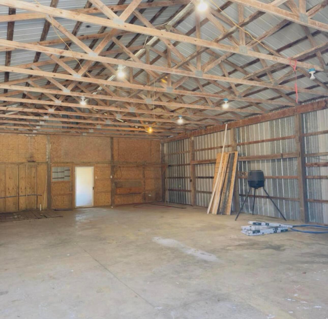 12183 Young Road Property Photo 17
