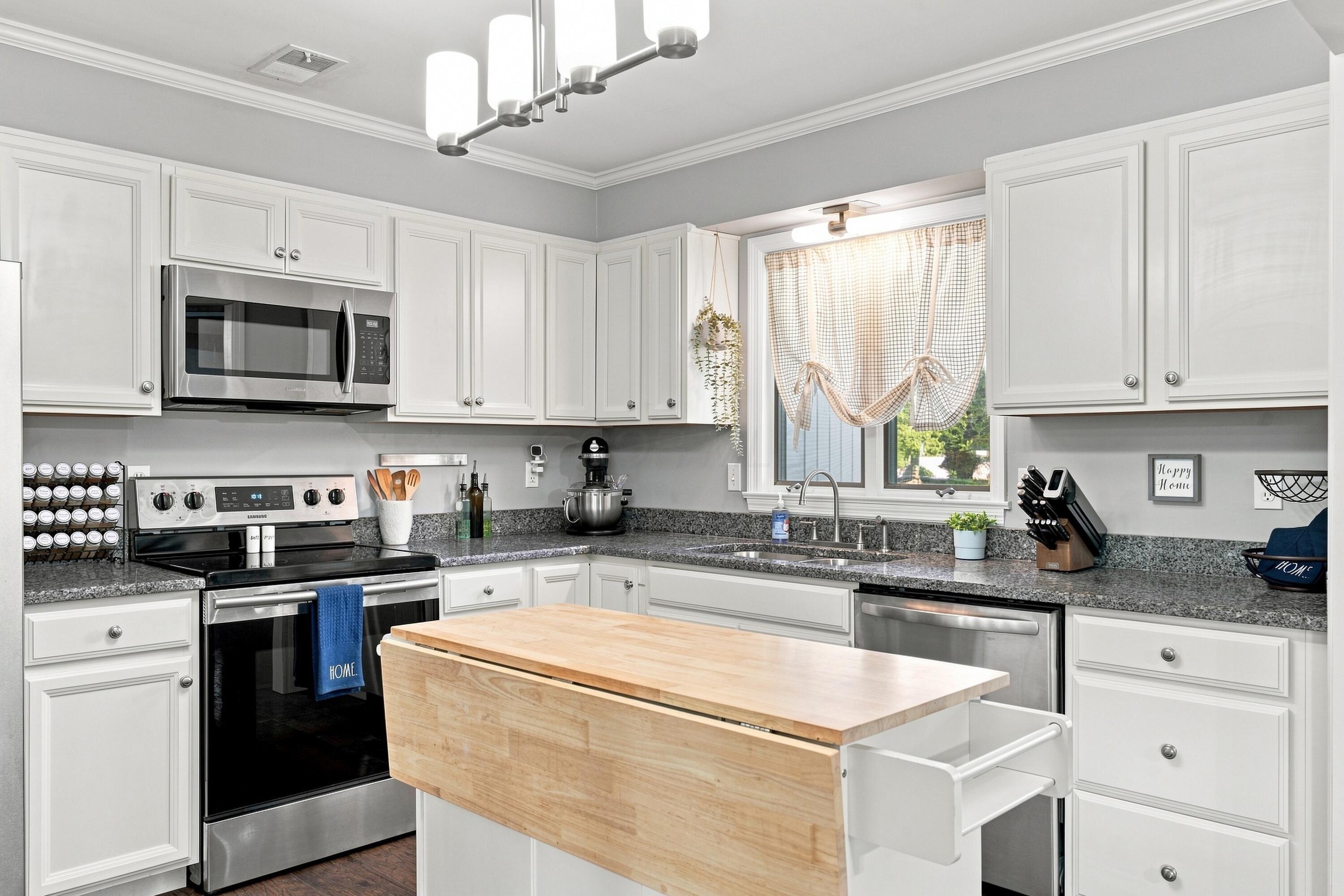 1213 Countryside Drive Property Photo 13