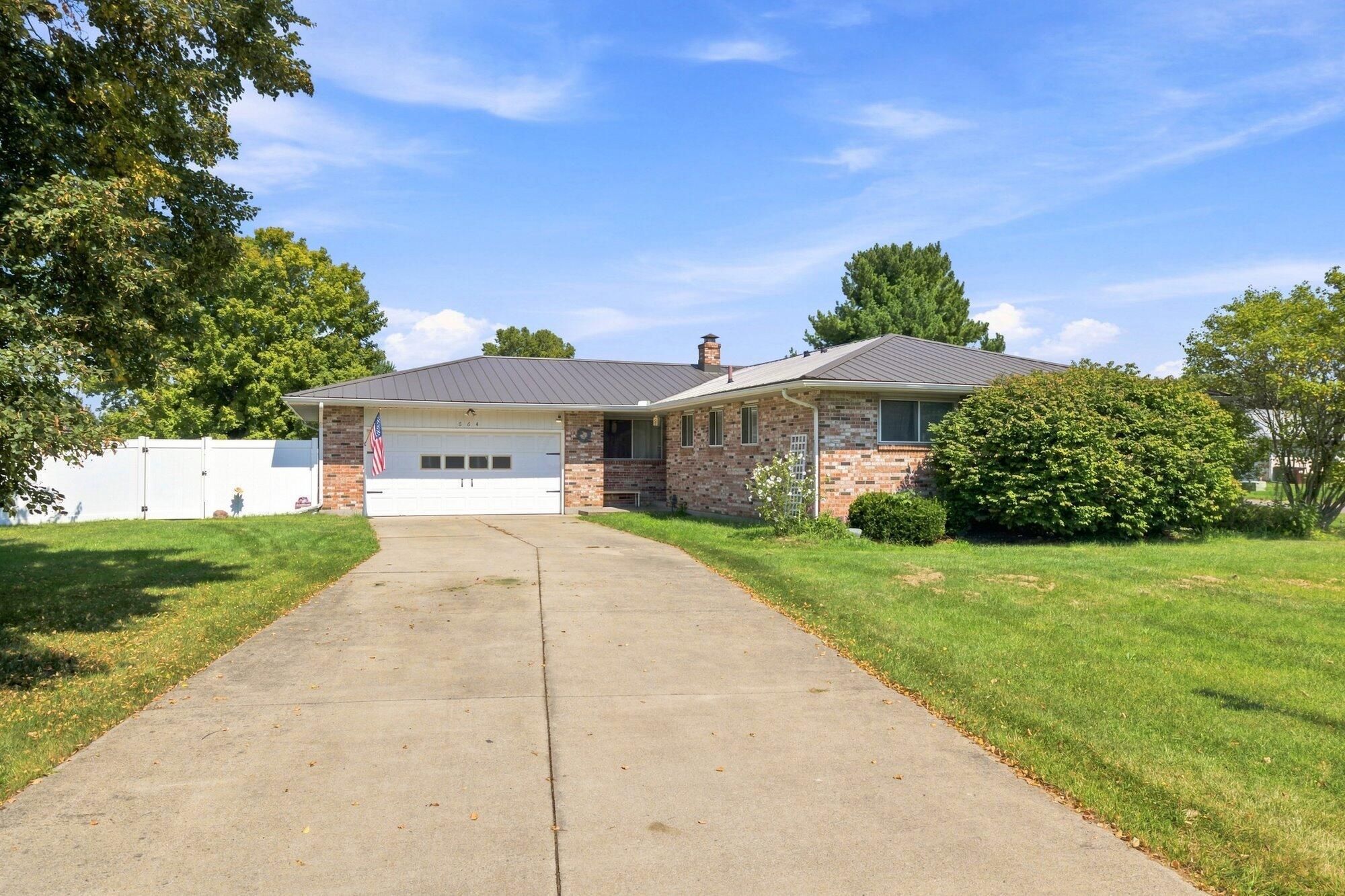 664 Edgefield Drive Property Photo 2