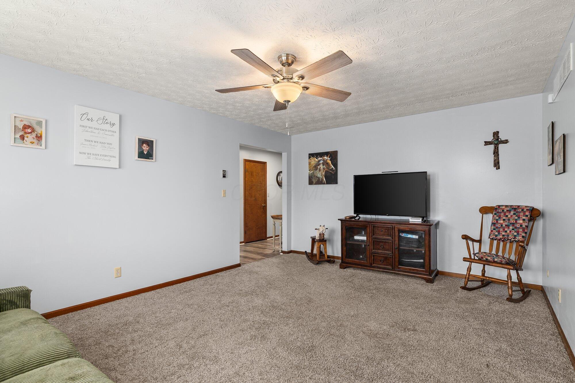 664 Edgefield Drive Property Photo 5