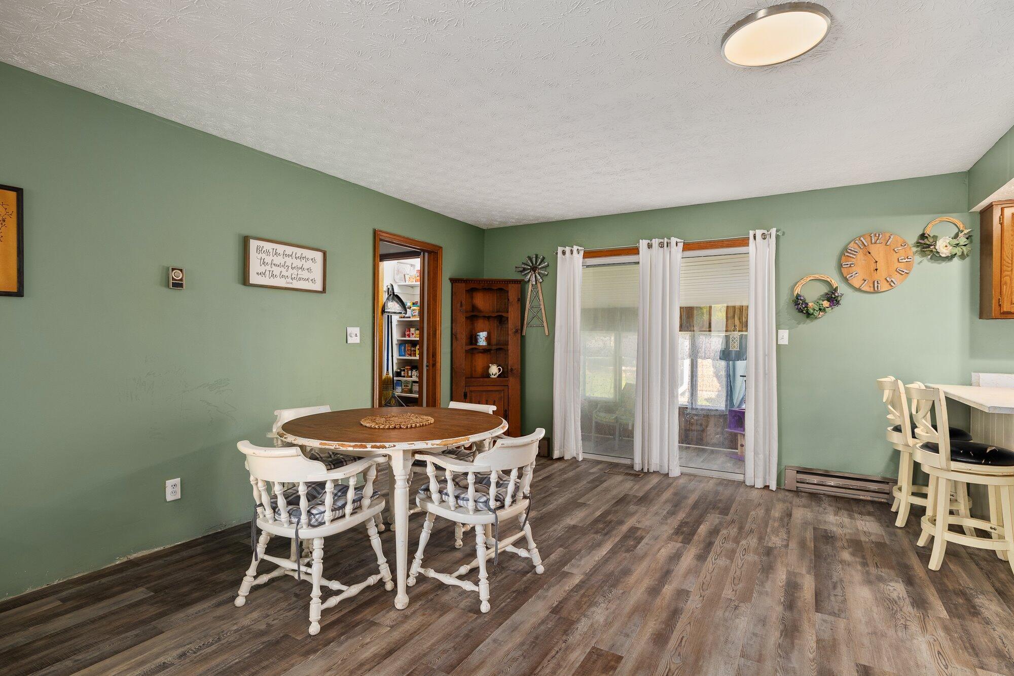664 Edgefield Drive Property Photo 11