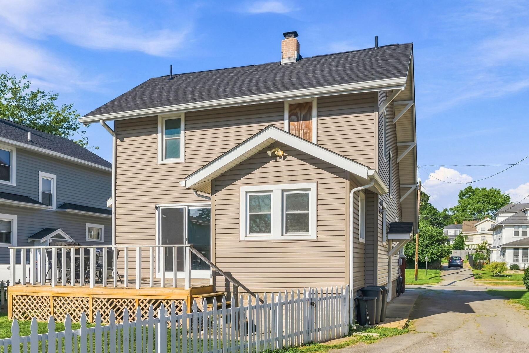 564 S Vine Street Property Photo 4