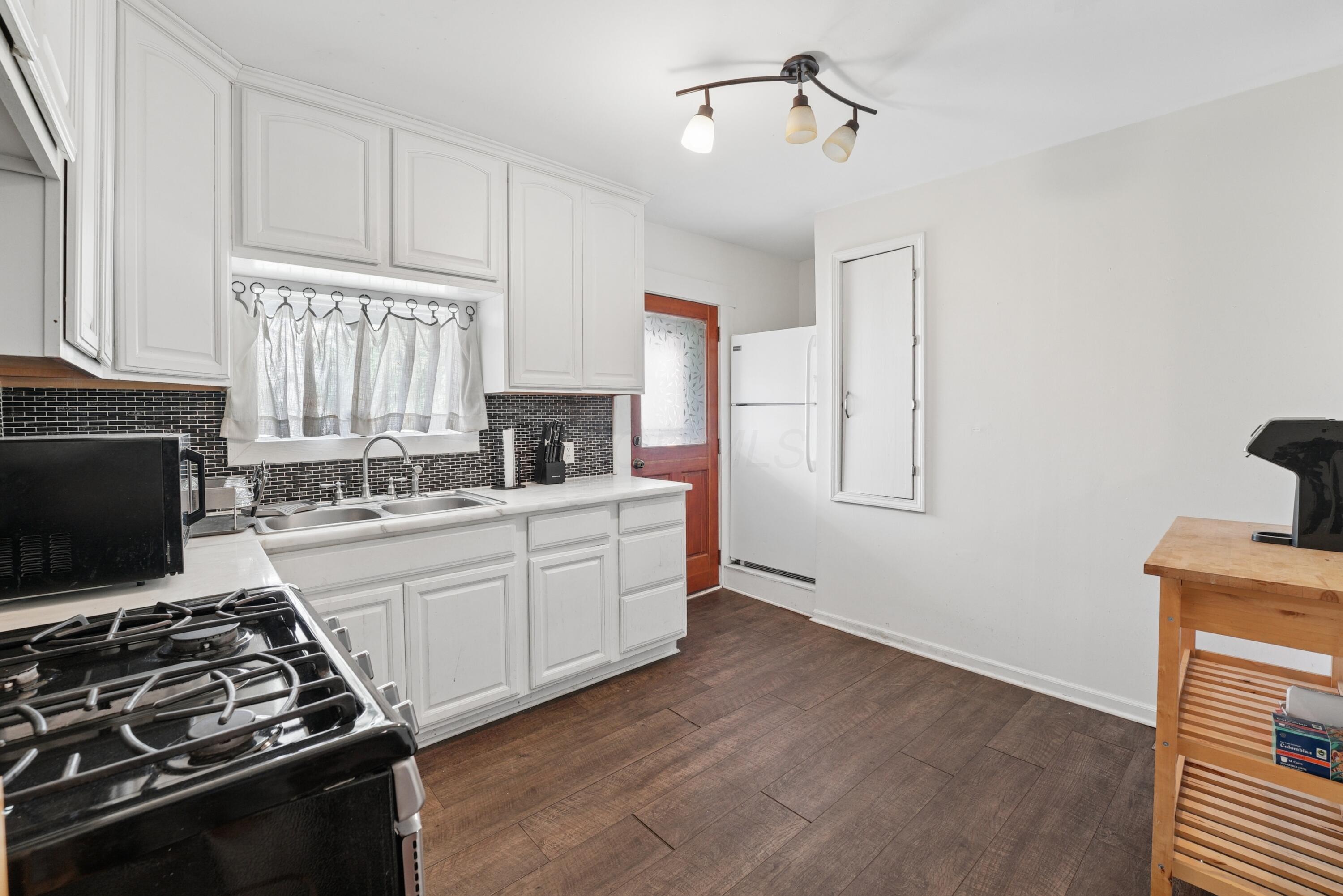 212 W 3rd Avenue Property Photo 12
