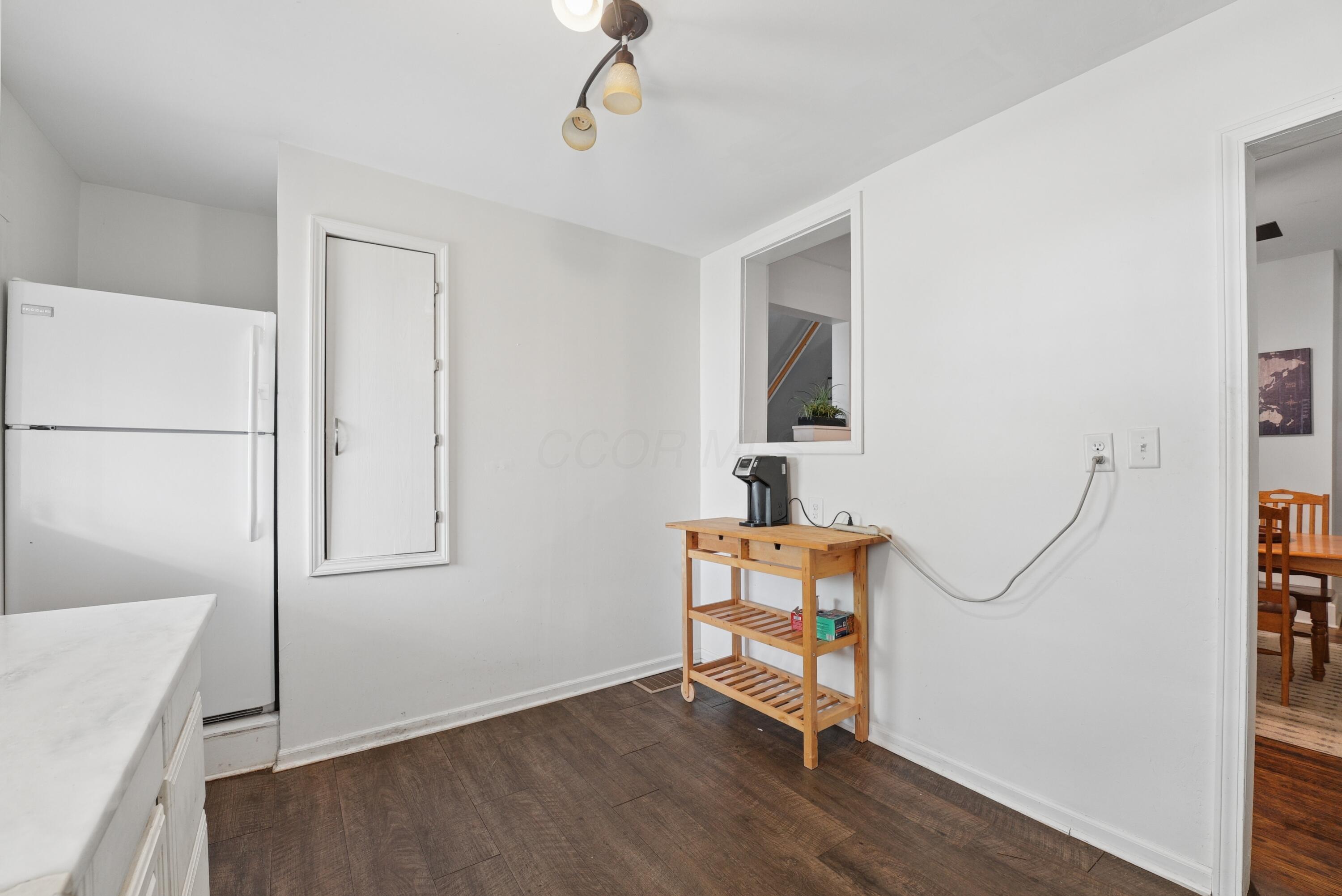 212 W 3rd Avenue Property Photo 15