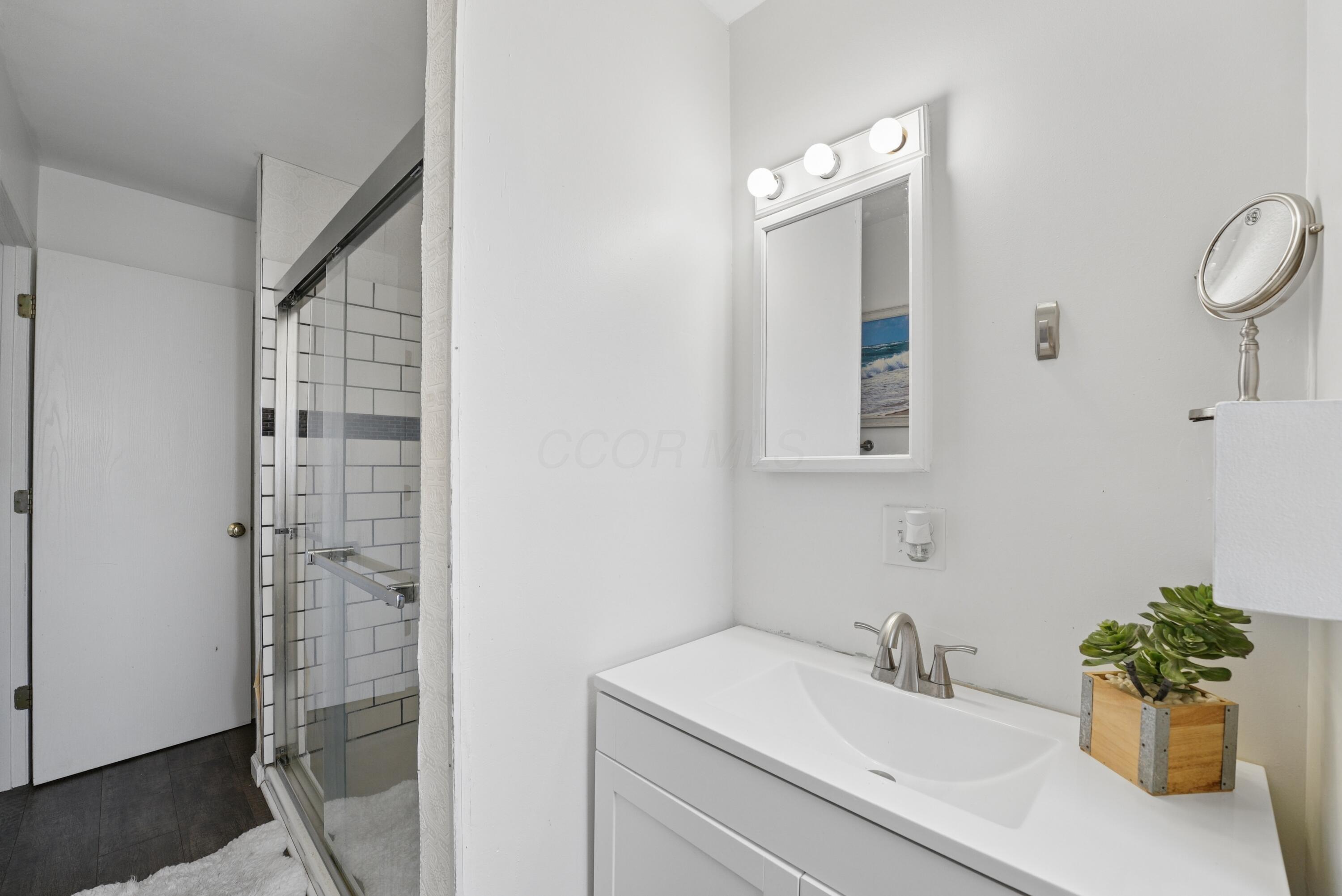 212 W 3rd Avenue Property Photo 21