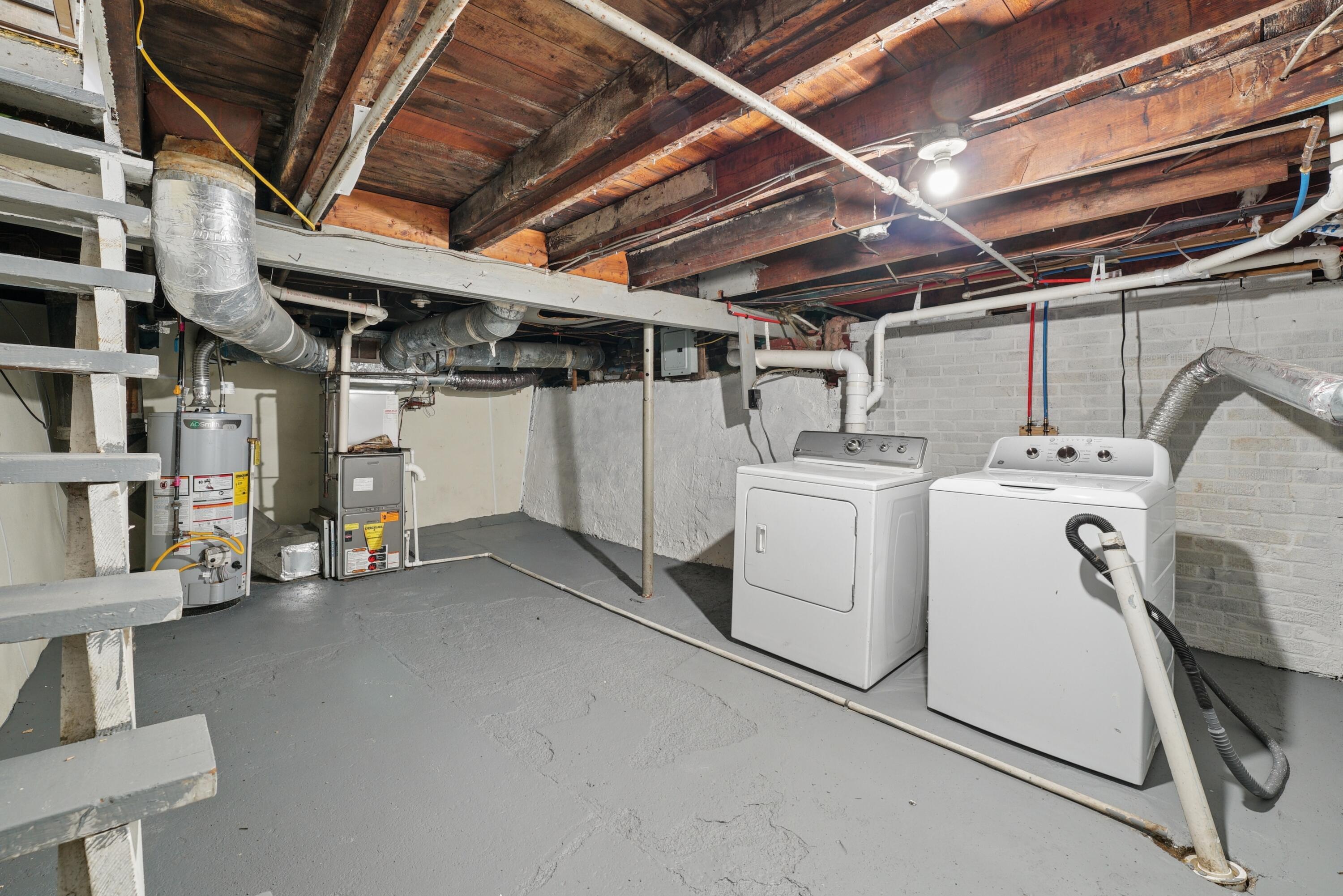 212 W 3rd Avenue Property Photo 22