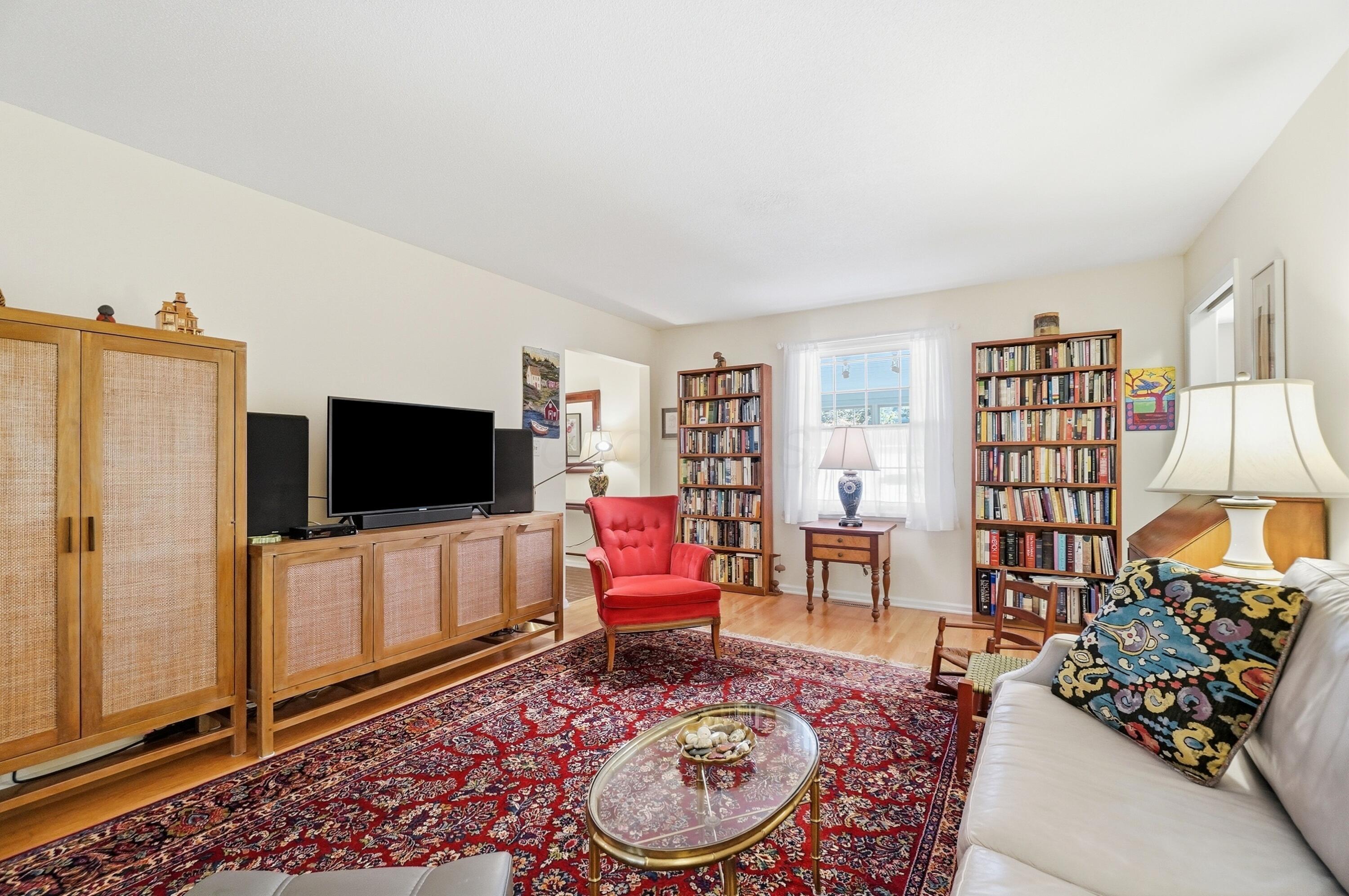 536 W Broadway Property Photo 11