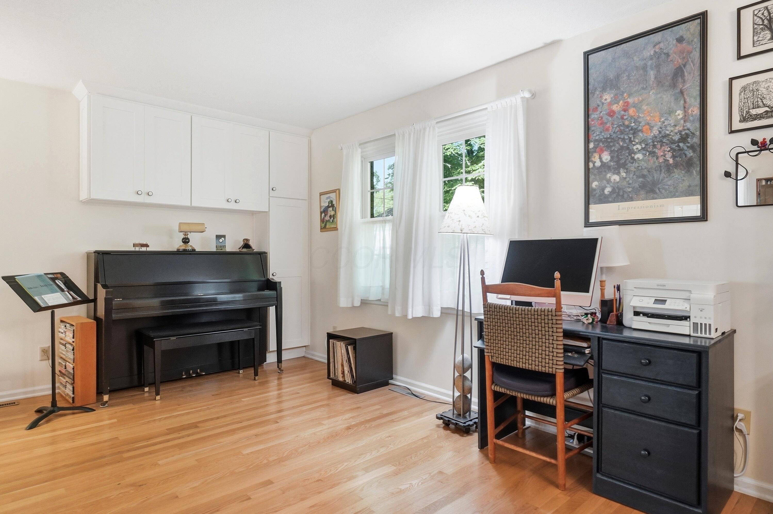 536 W Broadway Property Photo 15