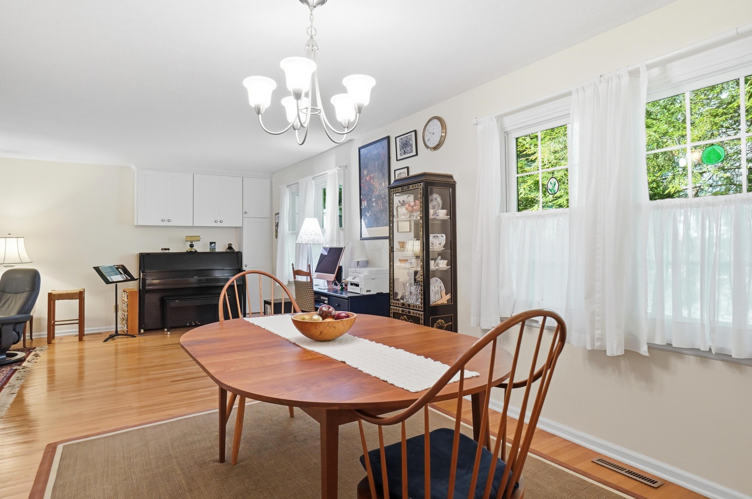 536 W Broadway Property Photo 17