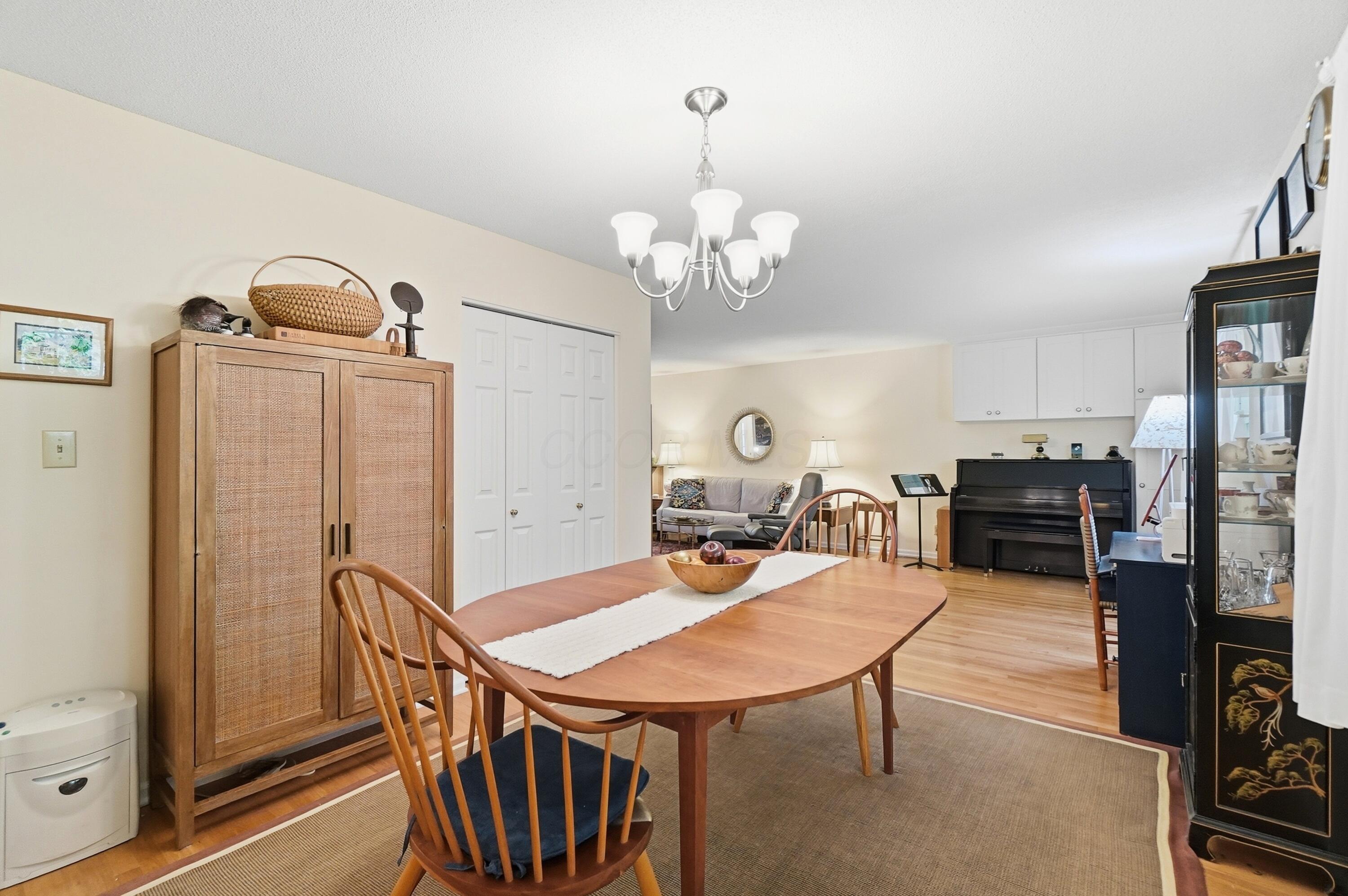 536 W Broadway Property Photo 18