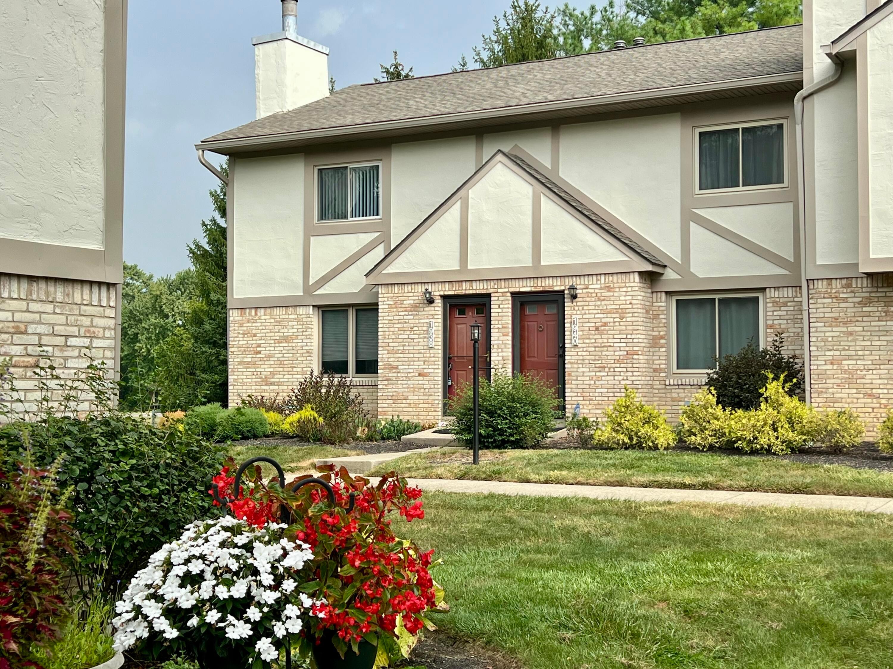 1938 Rockdale Drive, 53