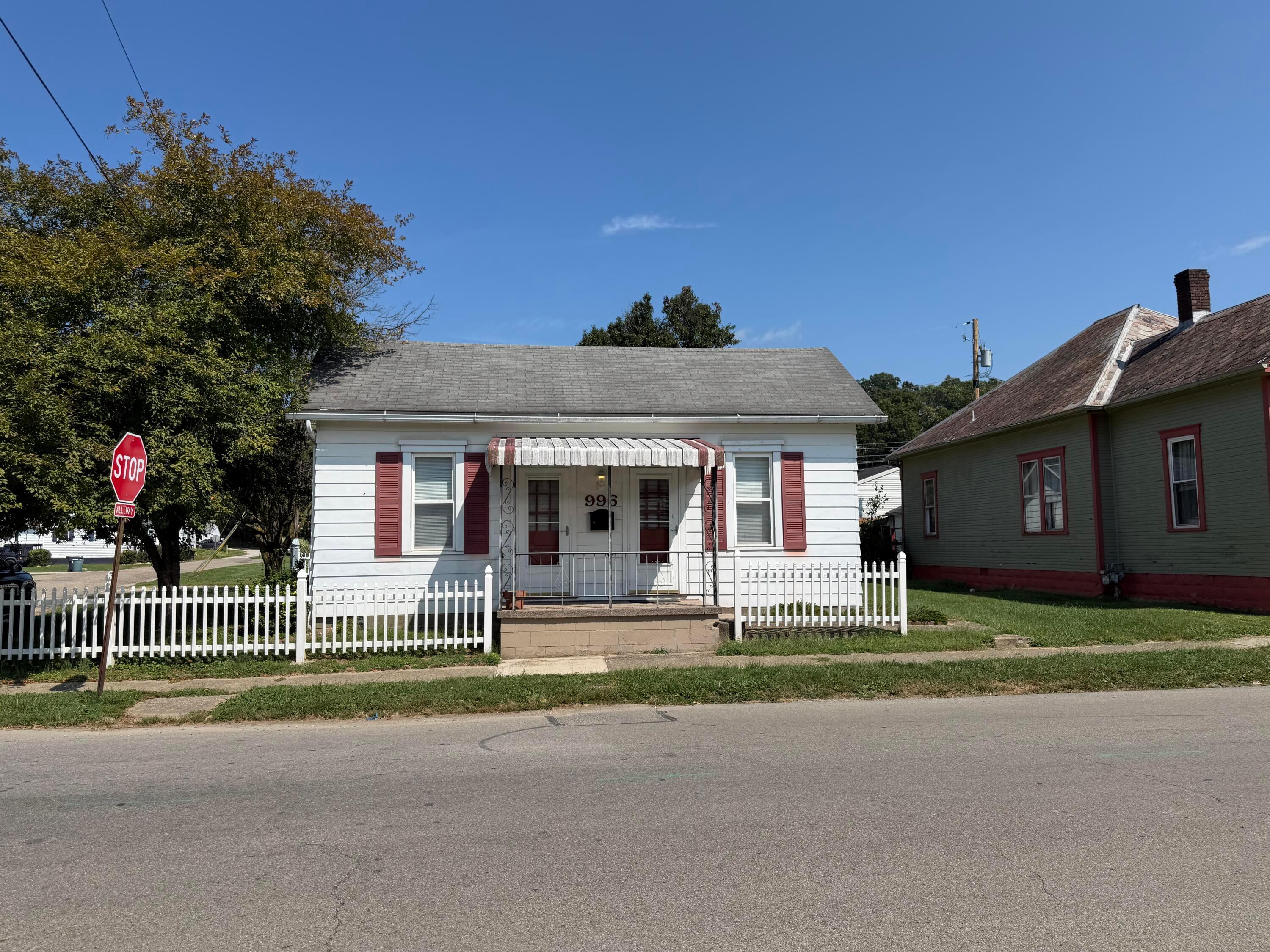 996 3rd Street Property Photo 1