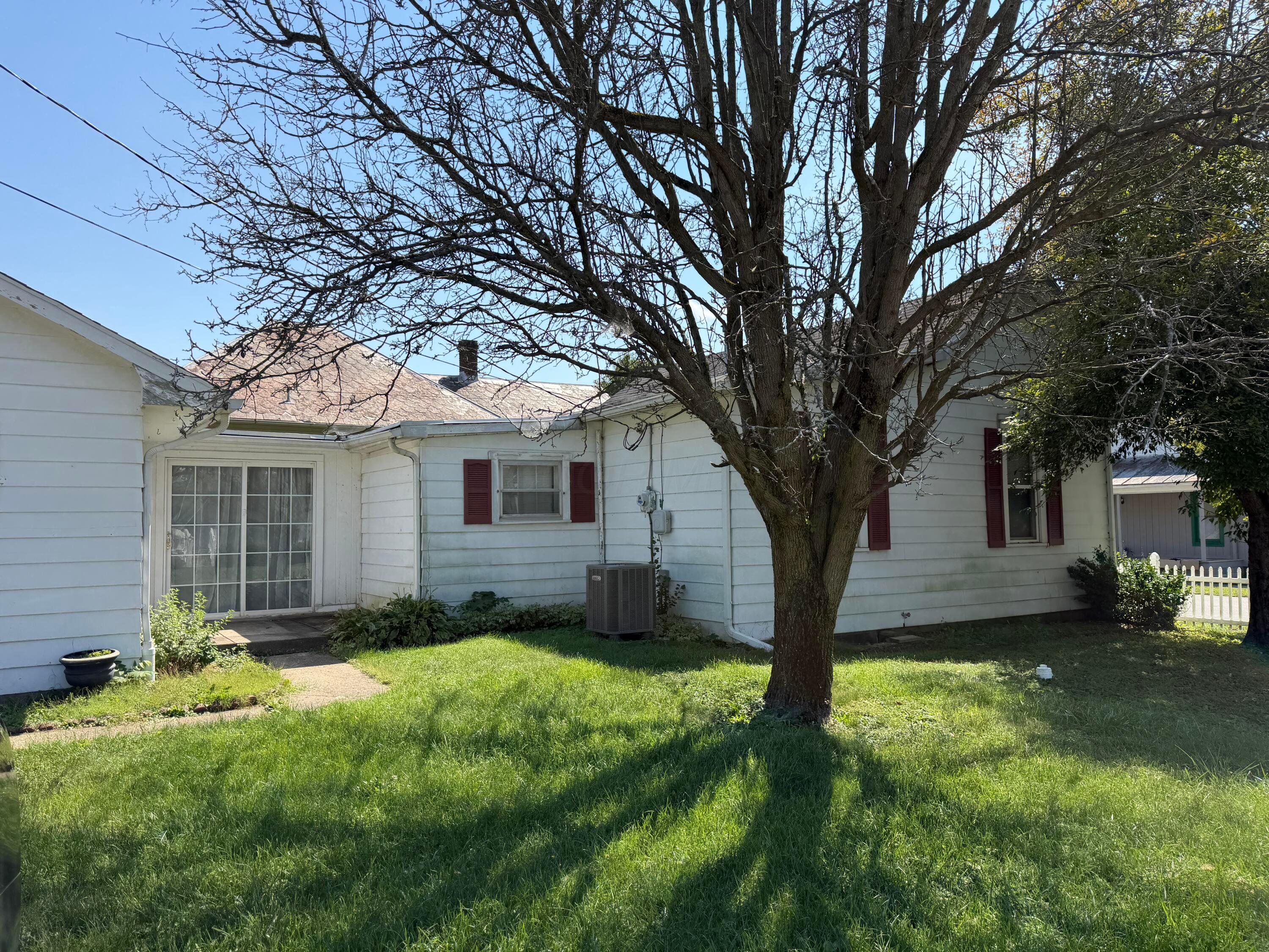 996 3rd Street Property Photo 3