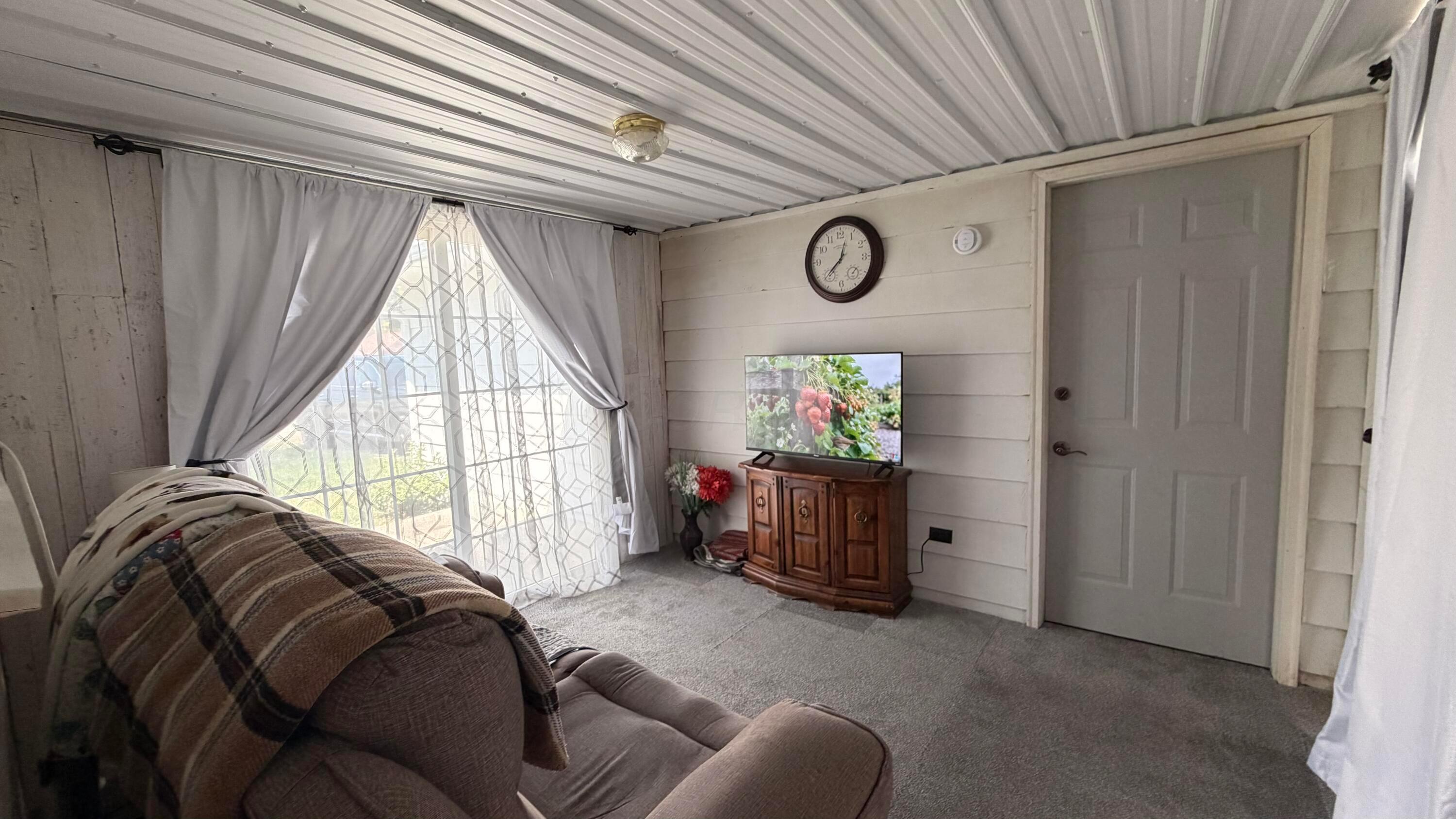 996 3rd Street Property Photo 16