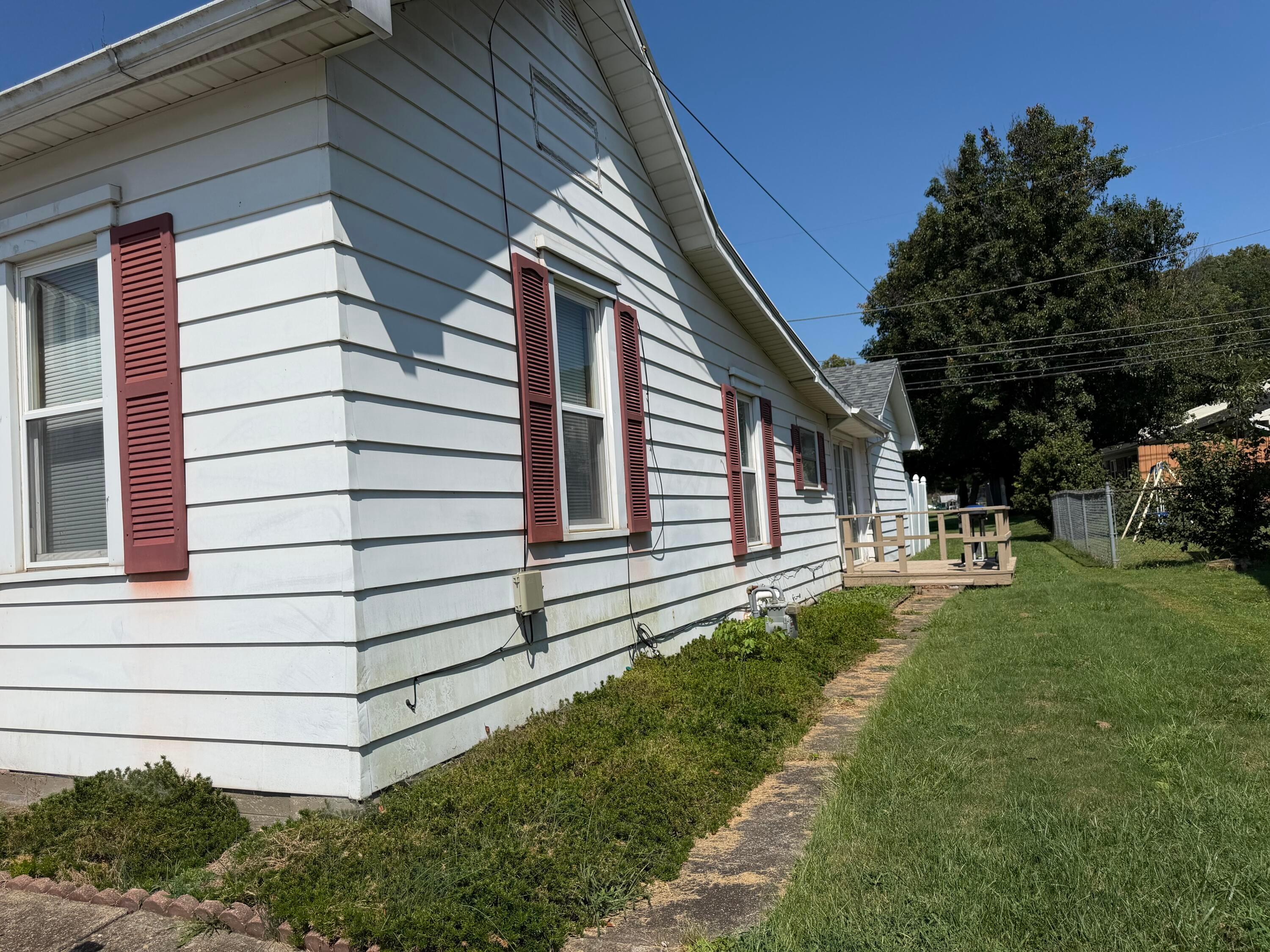 996 3rd Street Property Photo 17