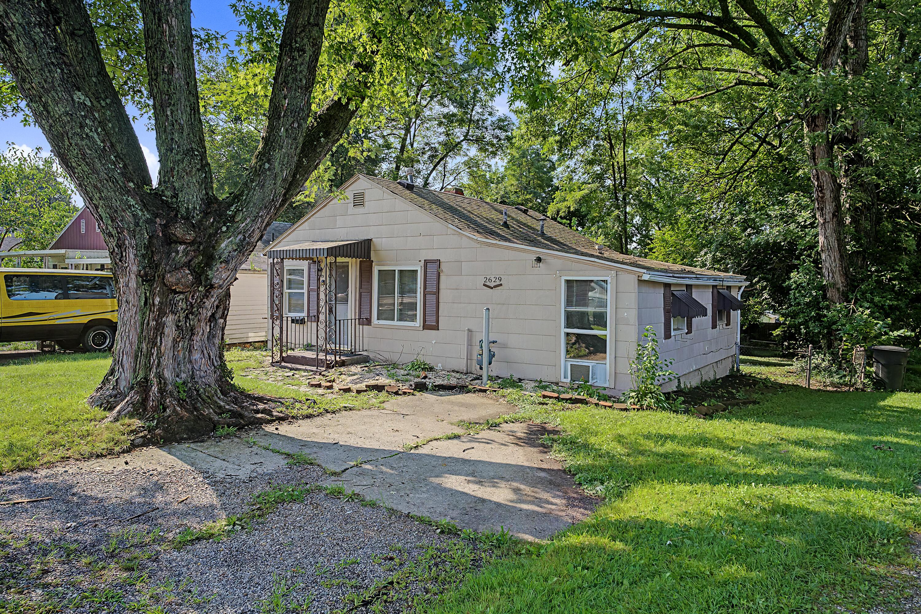 2629 Berger Avenue Property Photo 3