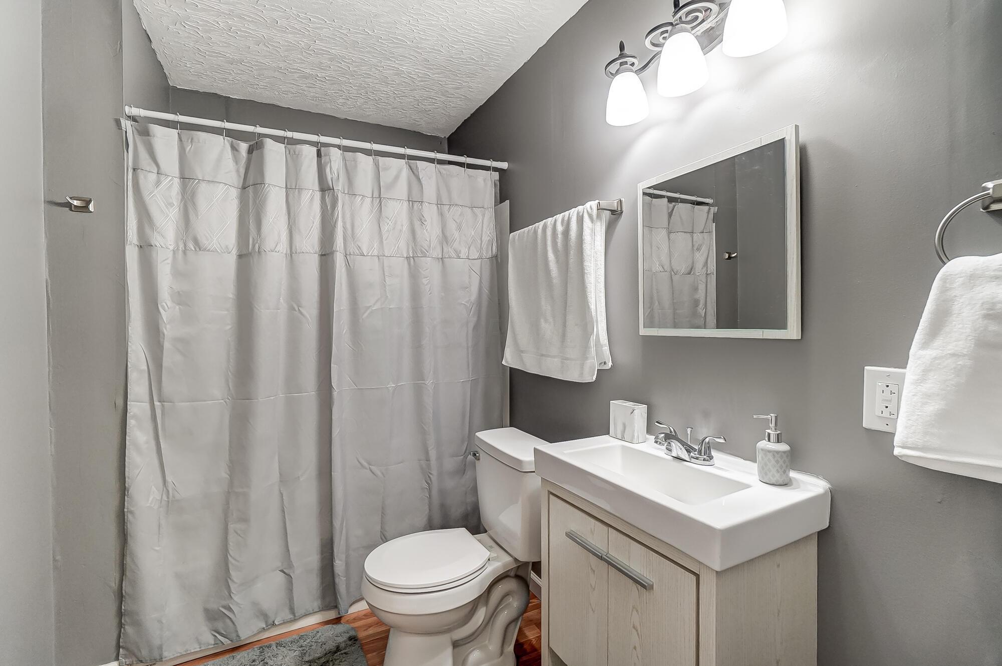 127 E Grand Avenue Property Photo 29