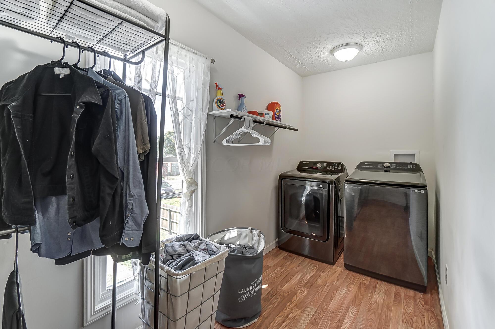 127 E Grand Avenue Property Photo 41