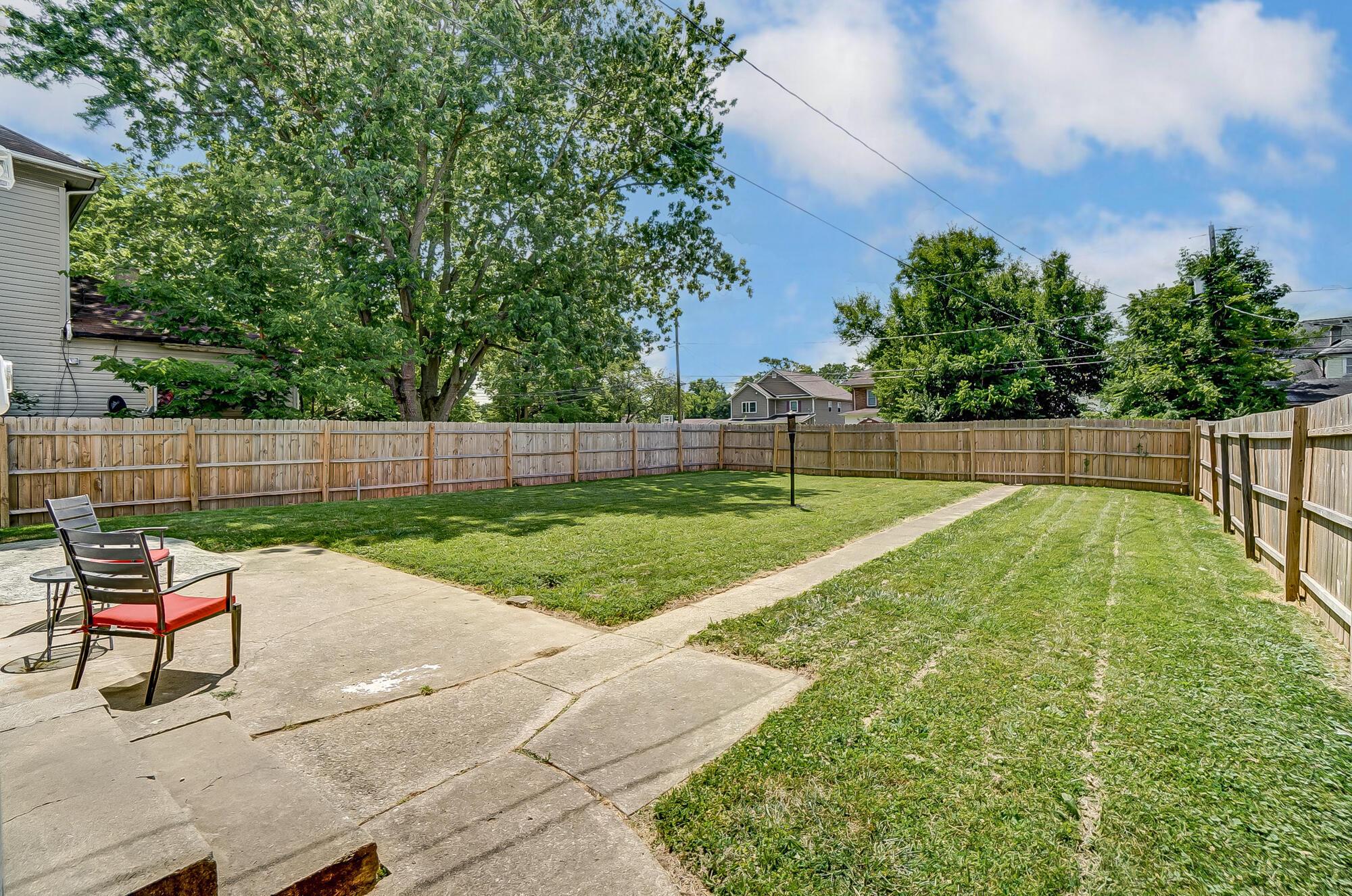 127 E Grand Avenue Property Photo 44