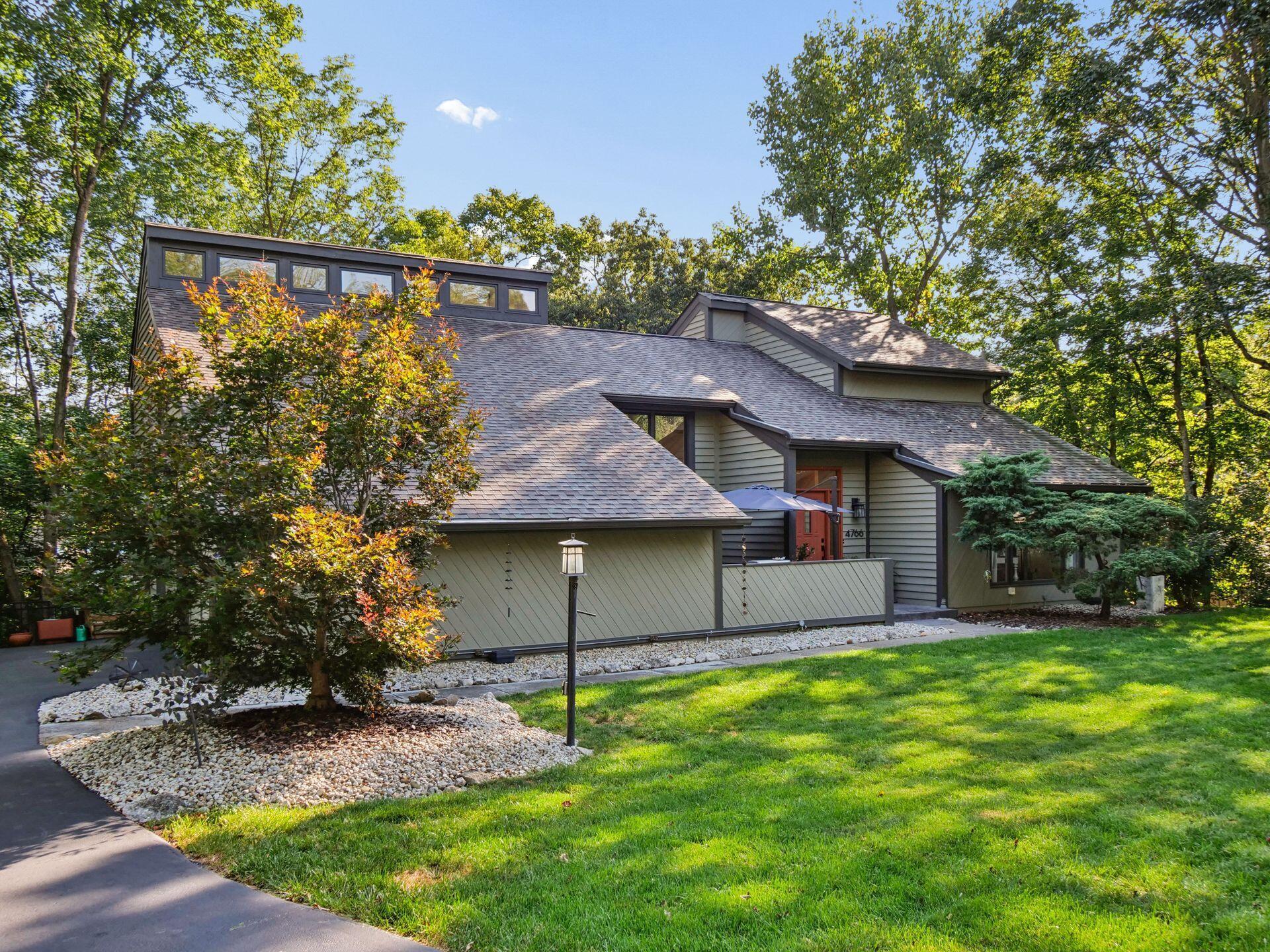 4766 Donegal Cliffs Drive Property Photo 2