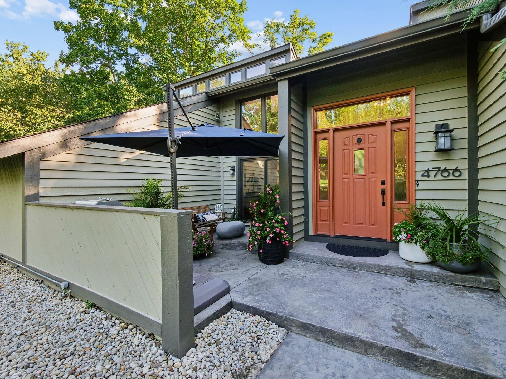 4766 Donegal Cliffs Drive Property Photo 3