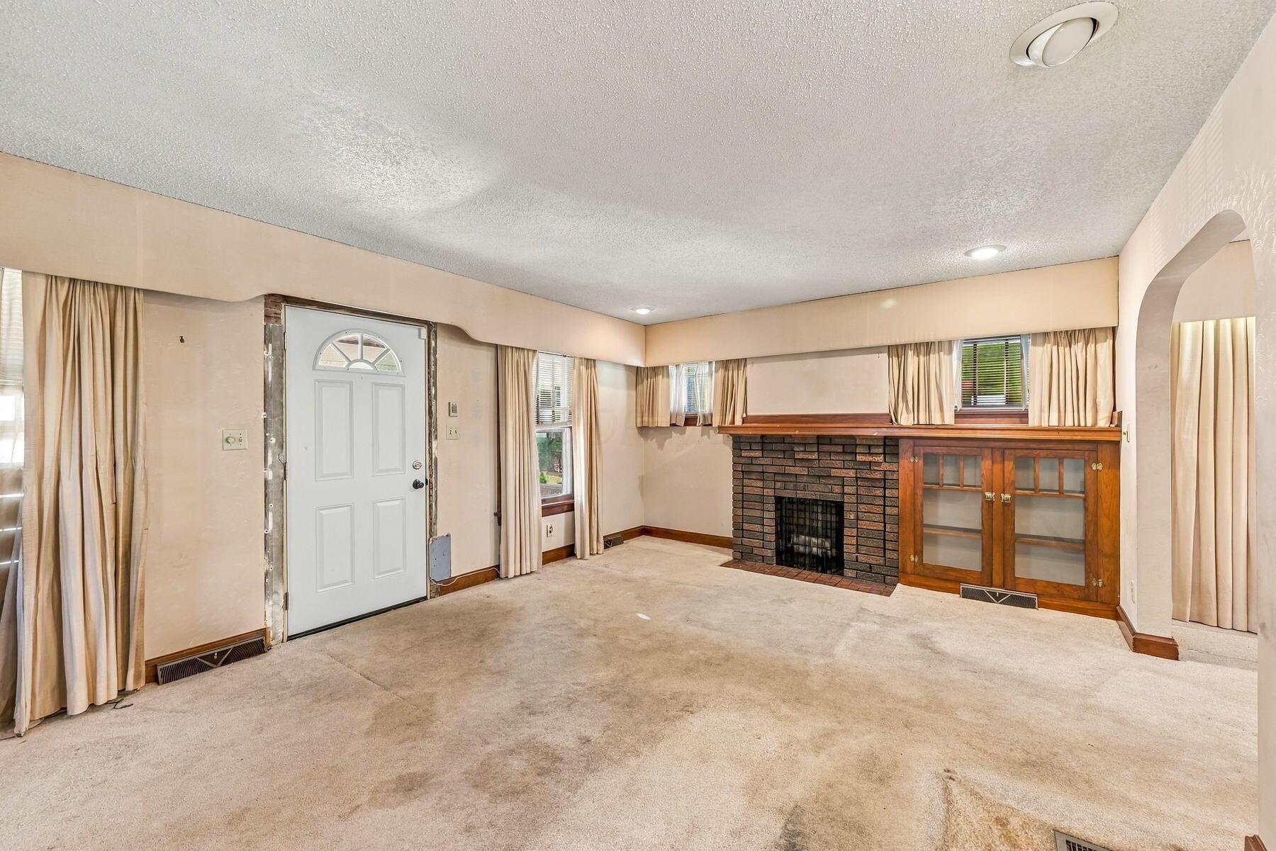 251 Clover Avenue Property Photo 5