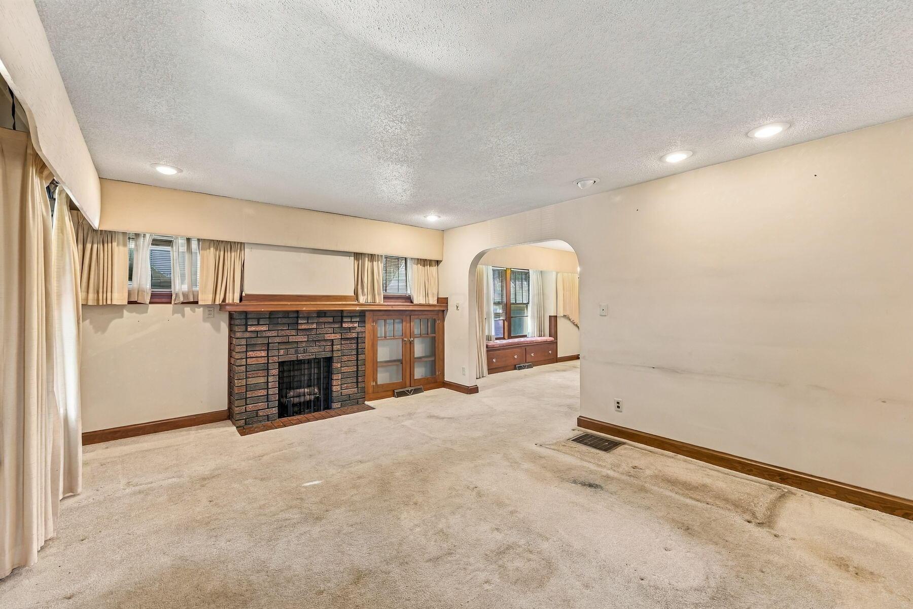 251 Clover Avenue Property Photo 8