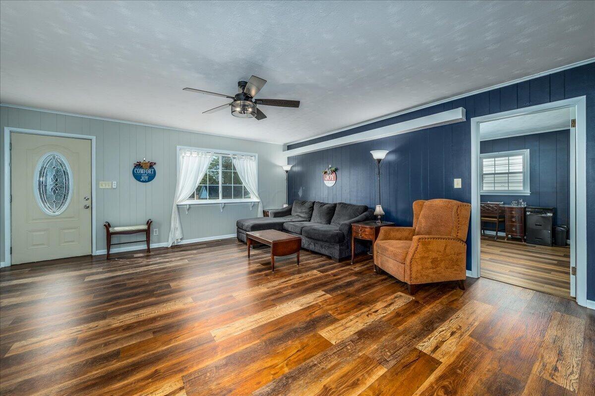 136 Hayward Avenue Property Photo 4
