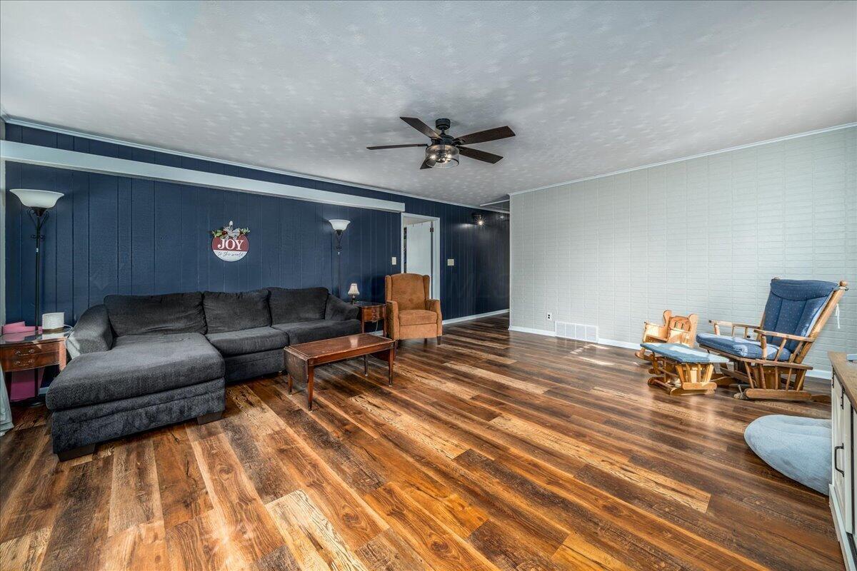136 Hayward Avenue Property Photo 5