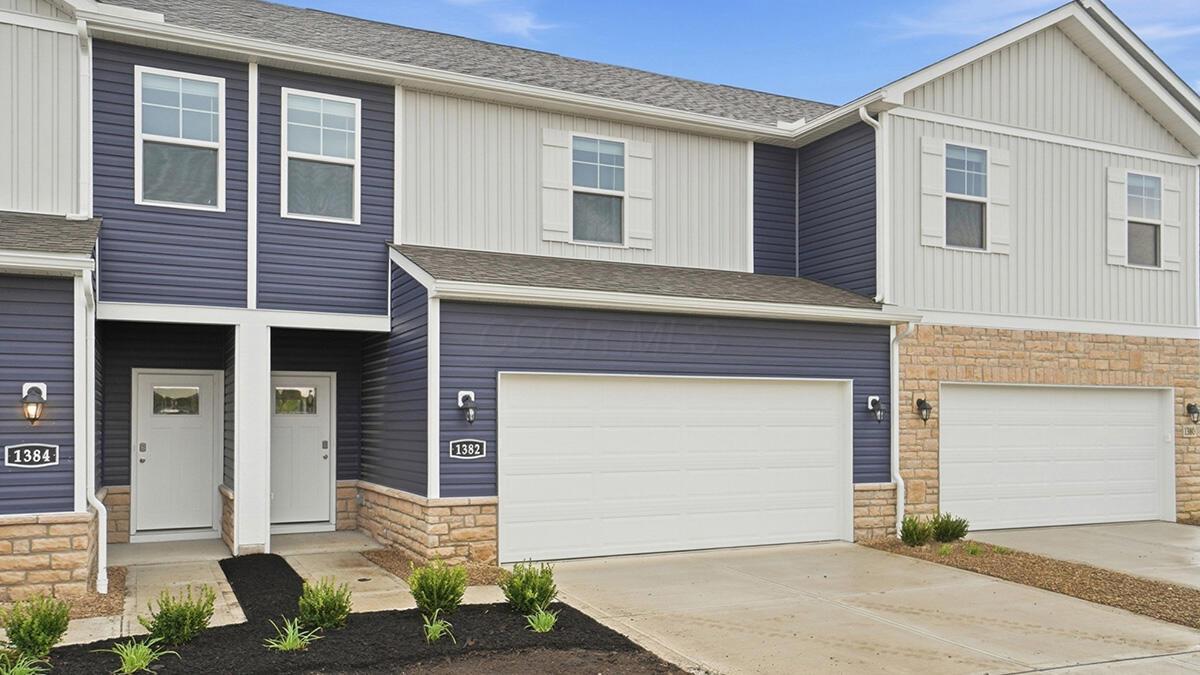 1382 Marinelli Drive E Property Photo 2