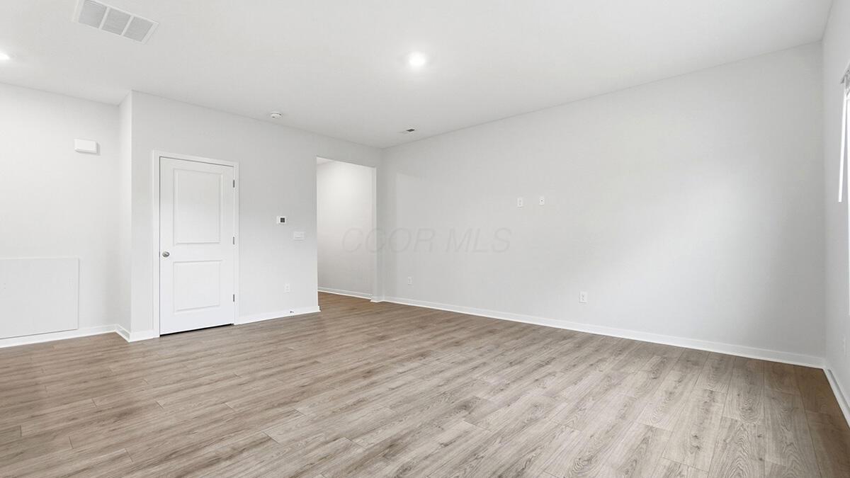 1382 Marinelli Drive E Property Photo 9