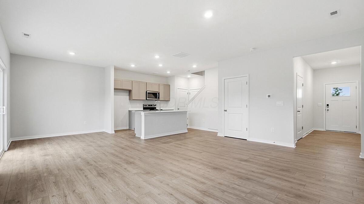 1382 Marinelli Drive E Property Photo 10