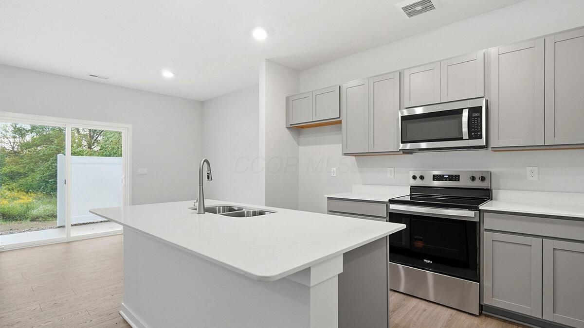 1382 Marinelli Drive E Property Photo 12
