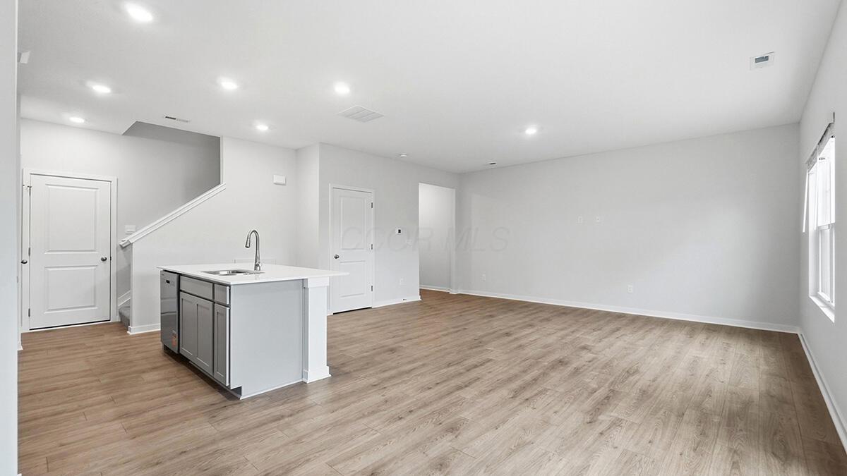 1382 Marinelli Drive E Property Photo 16