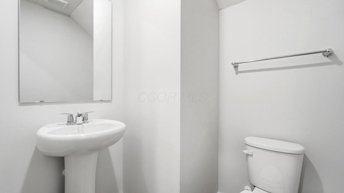 1382 Marinelli Drive E Property Photo 17