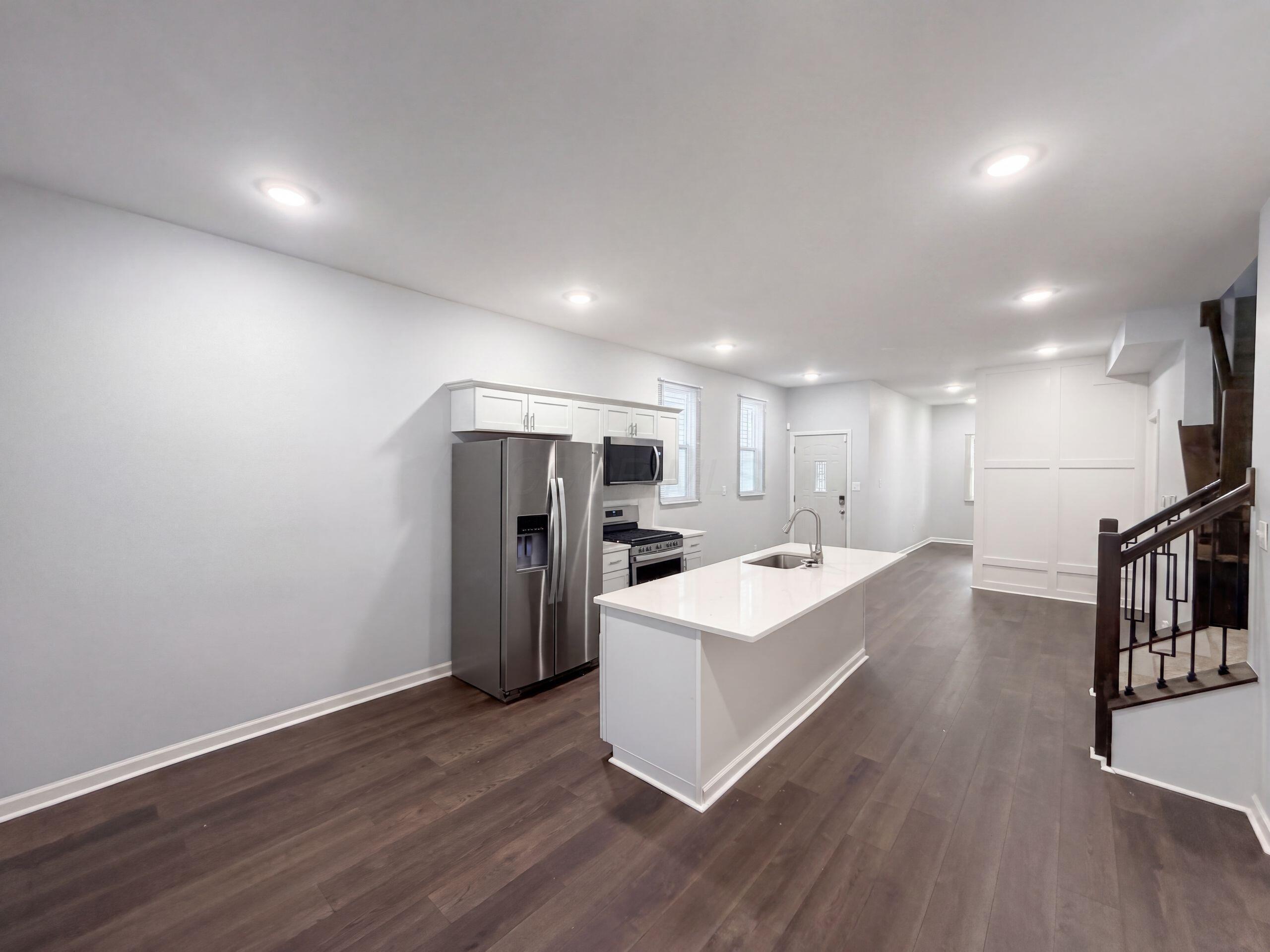 513 S Champion Avenue Property Photo 2