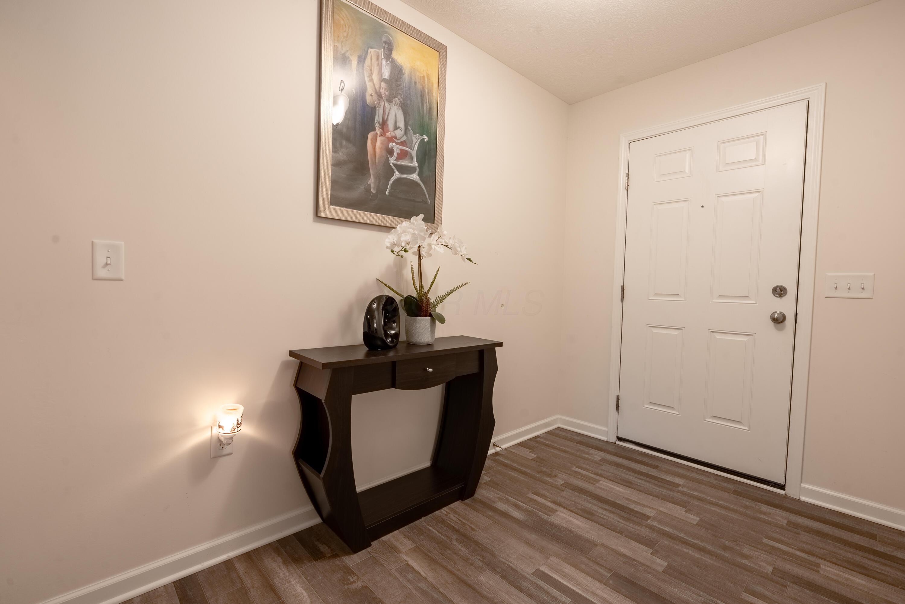 835 Corylus Drive Sw Property Photo 5
