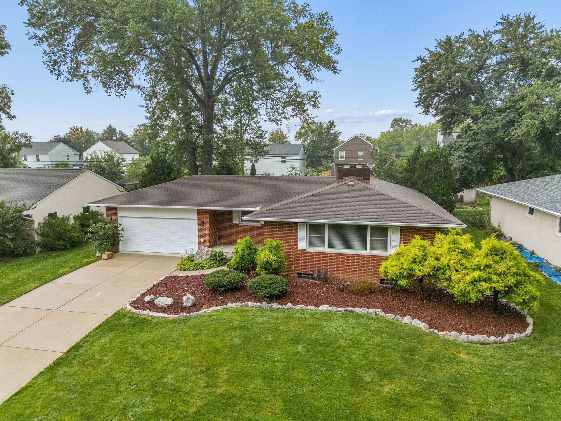 2801 Maplewood Drive Property Photo 1
