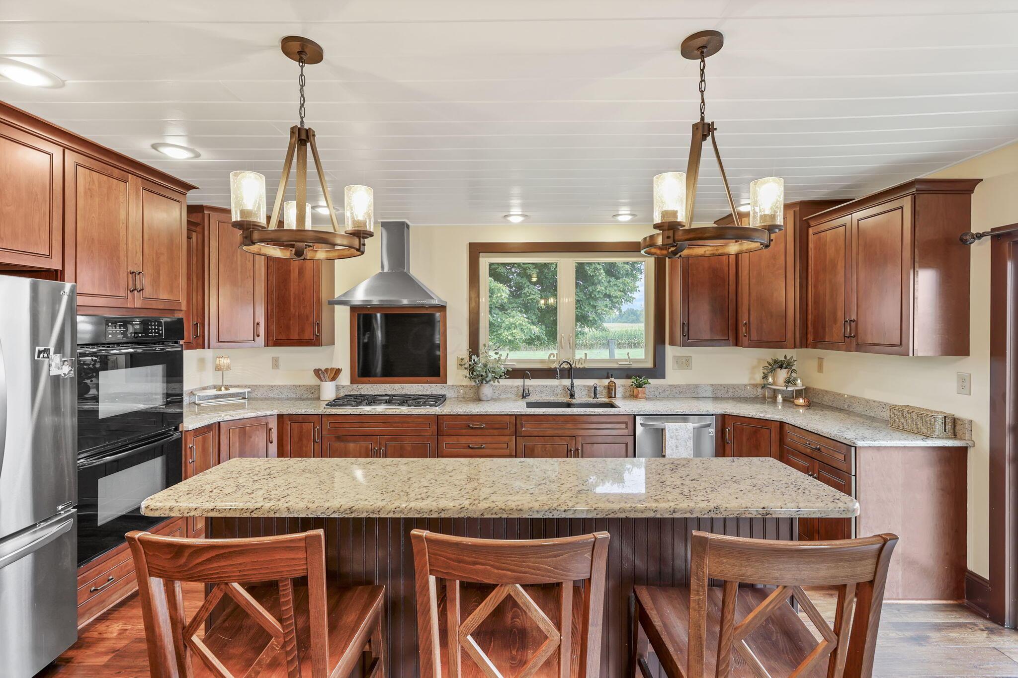 7160 Ruffner Road Ne Property Photo 14