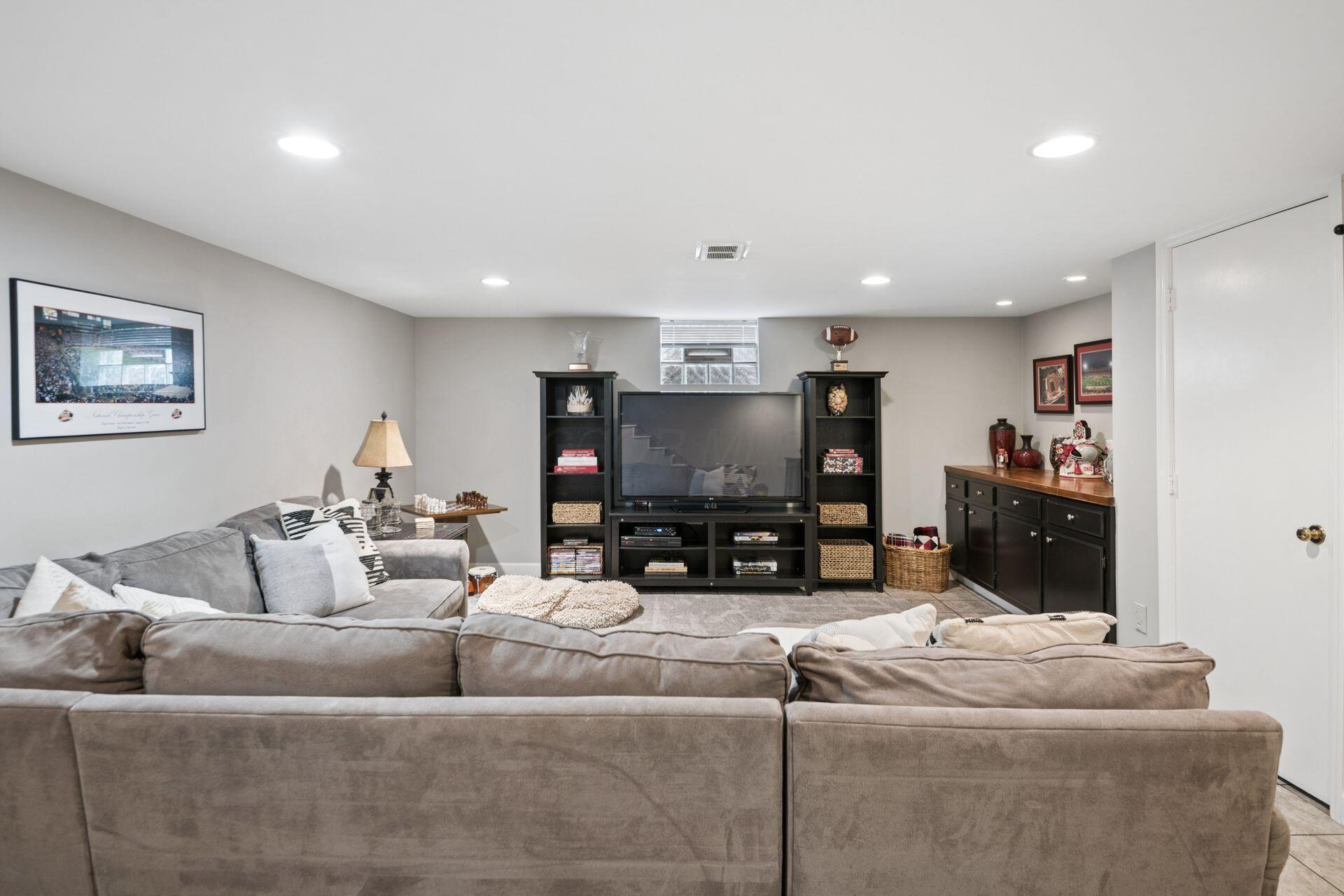 4630 Burbank Drive Property Photo 44