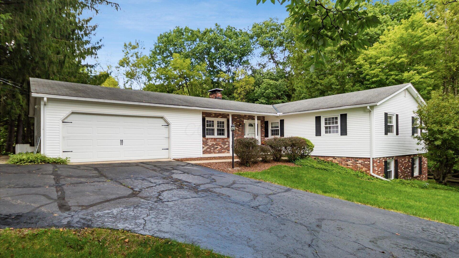 859 Shoreham Drive Property Photo 2