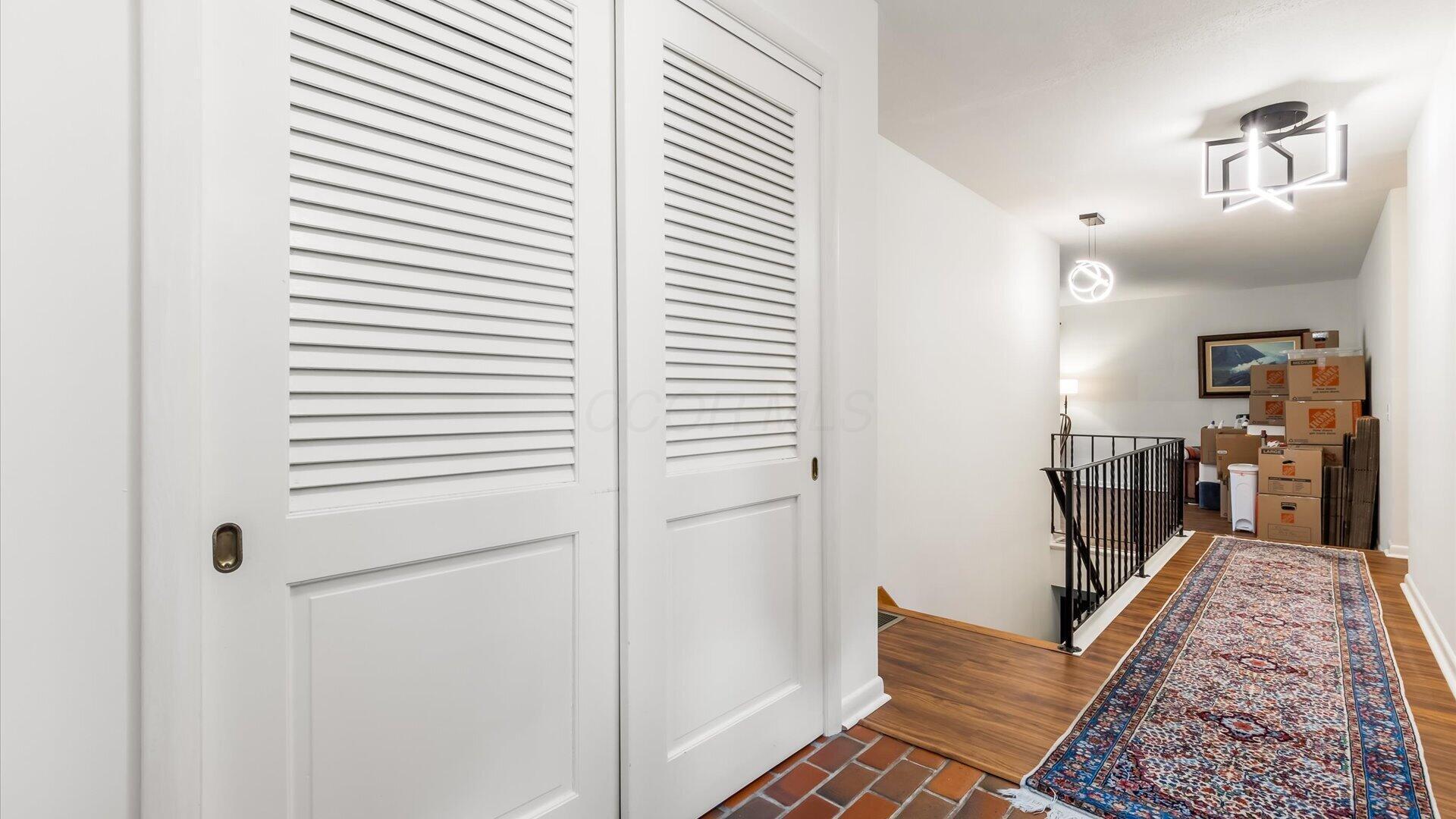859 Shoreham Drive Property Photo 17