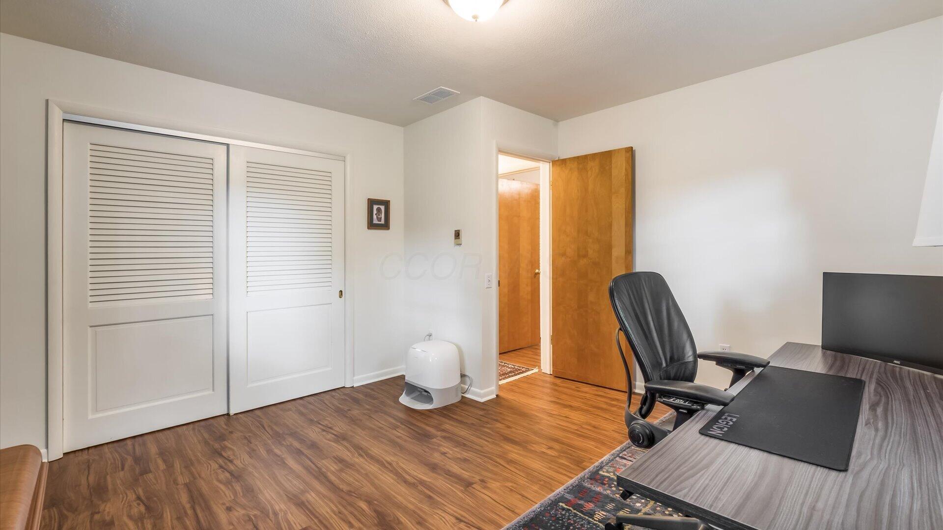 859 Shoreham Drive Property Photo 23